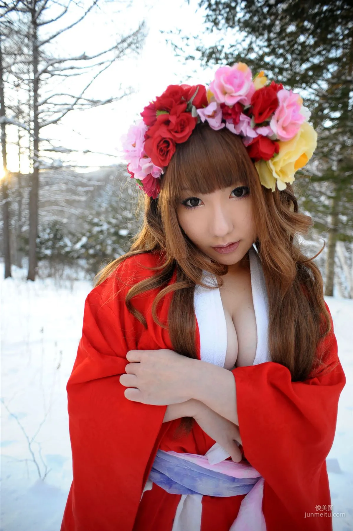 サク (绫香) 《霞んでく記憶の中に雪 貴方の為に祈つた》 寫真集 111
