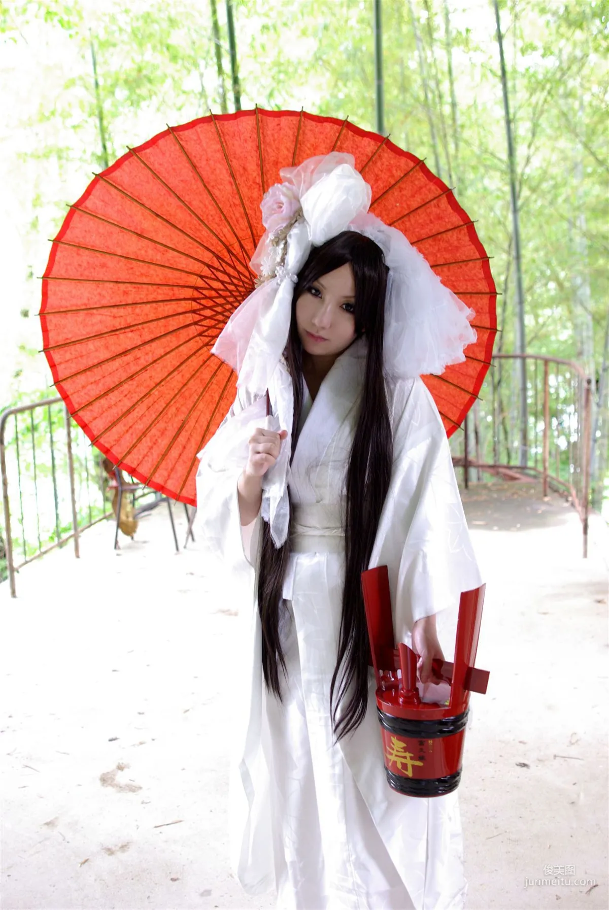 サク (绫香) 《霞んでく記憶の中に雪 貴方の為に祈つた》 寫真集 42
