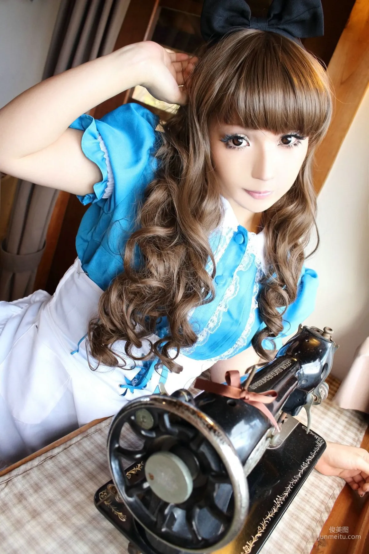 日暮らん 《Alice's Adventures in Wonderland》 Lite.Ver. [HBS] 寫真集 13