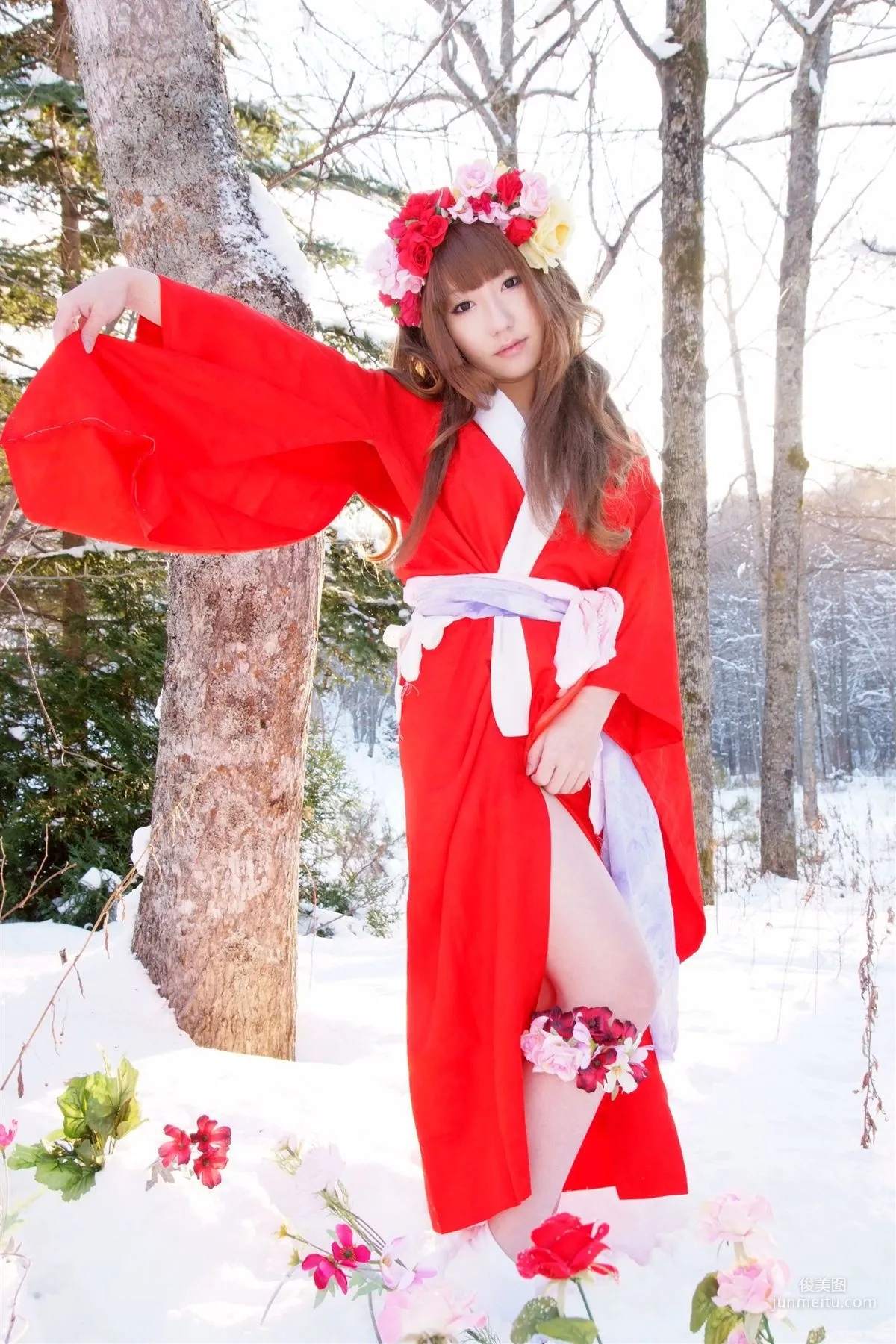 サク (绫香) 《霞んでく記憶の中に雪 貴方の為に祈つた》 寫真集 83