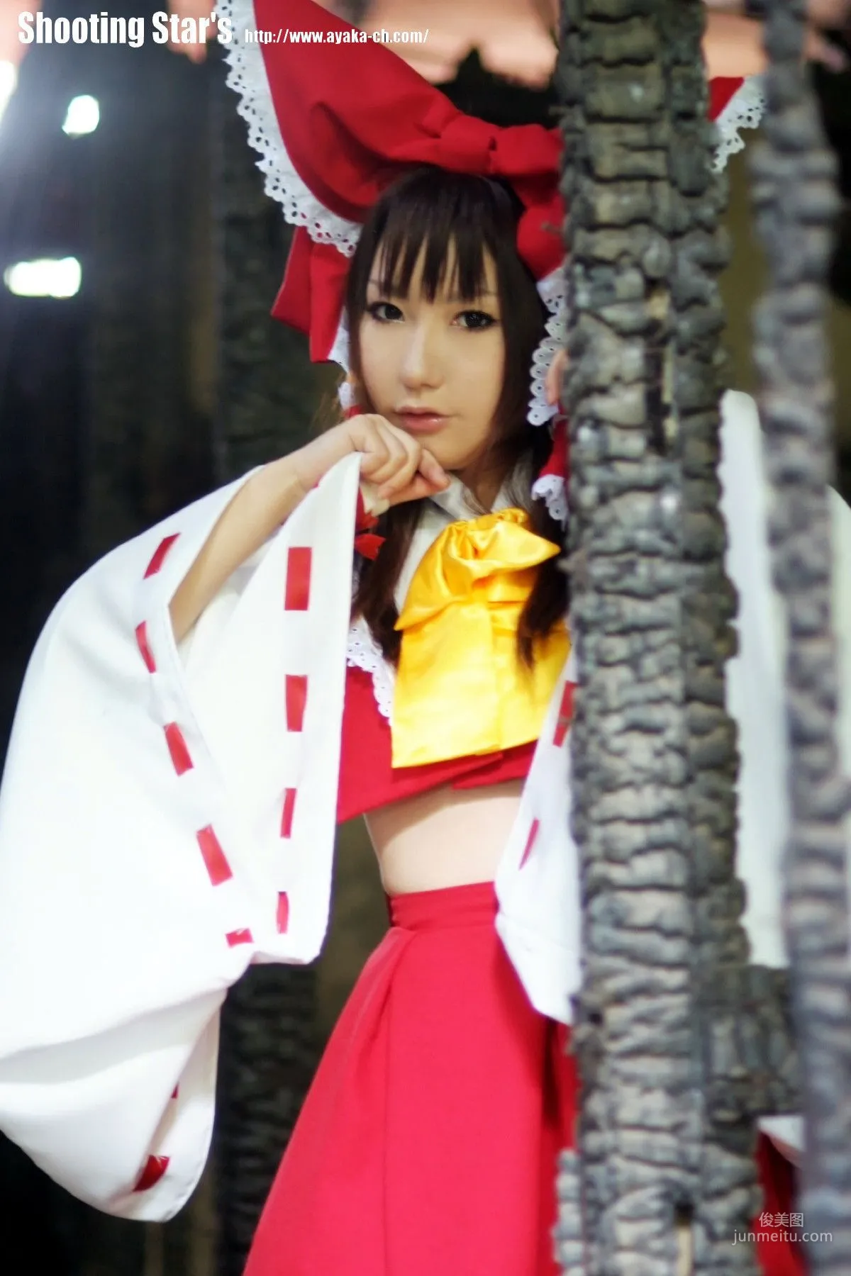 绫香 (Saku サク) 《東方Project》博麗霊夢 Reimu Hakurei 寫真集 66