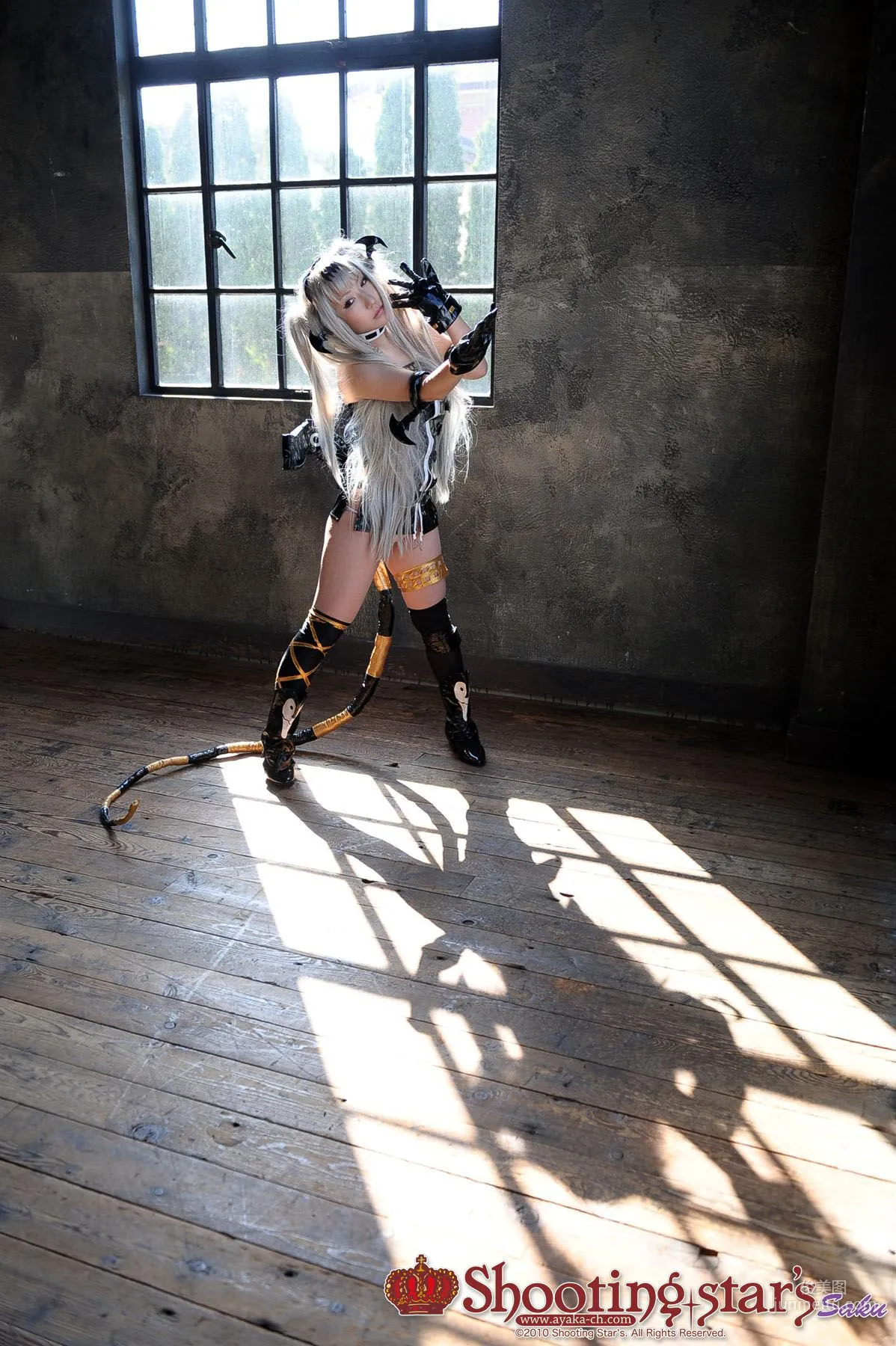 サク (绫香) 《Queen's Blade》Alice(アリス) [Shooting Star's] 寫真集 35