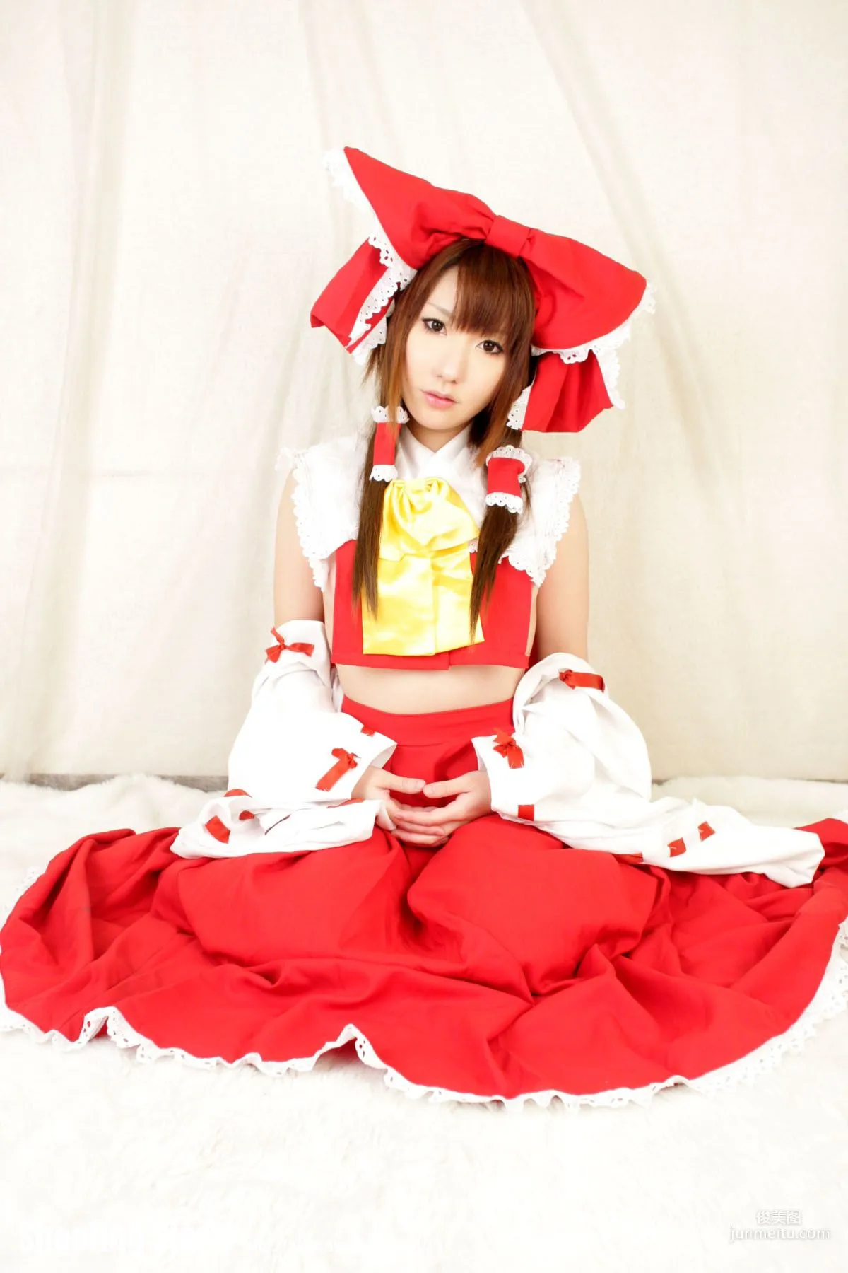 绫香 (Saku サク) 《東方Project》博麗霊夢 Reimu Hakurei 寫真集 74