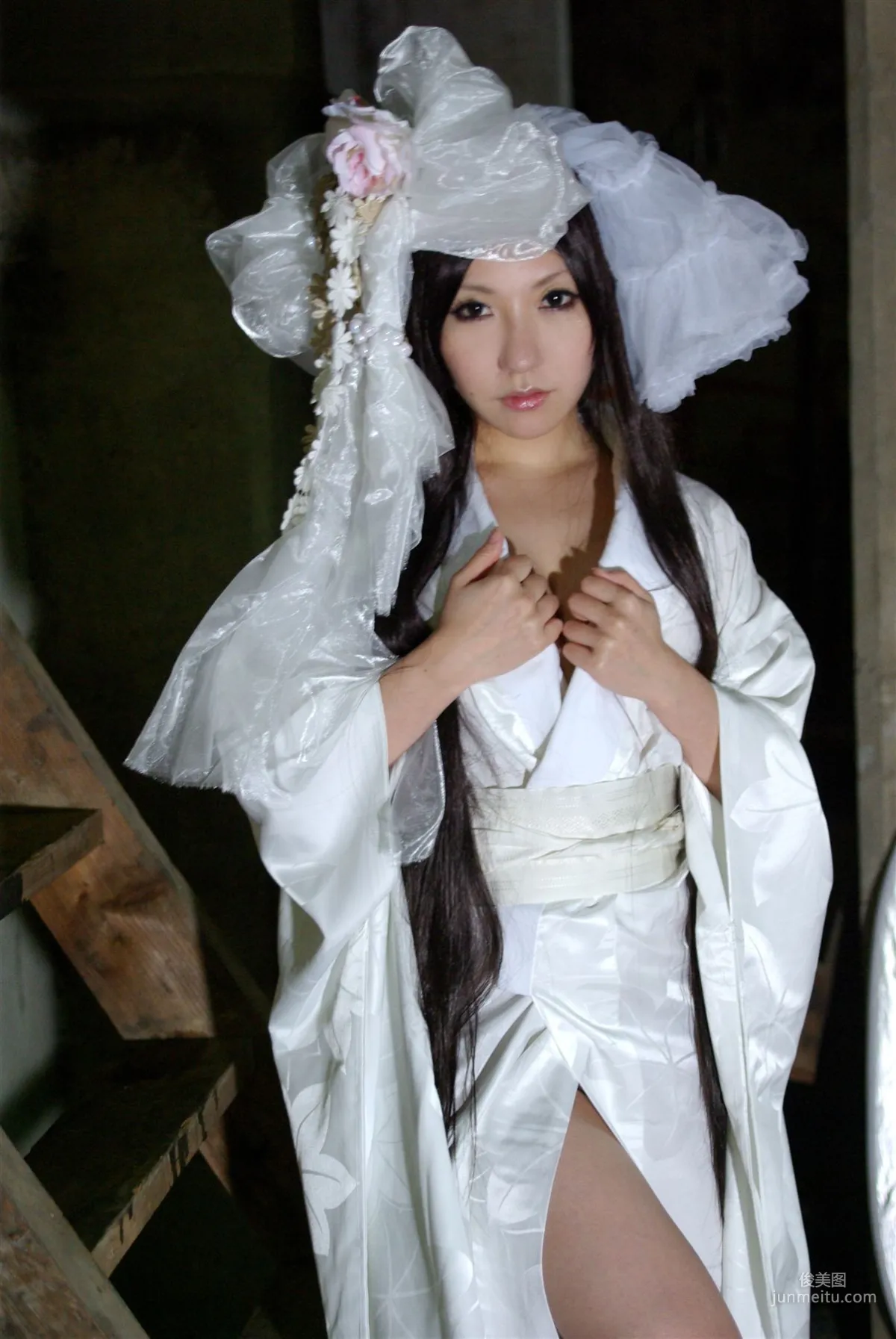 サク (绫香) 《霞んでく記憶の中に雪 貴方の為に祈つた》 寫真集 62