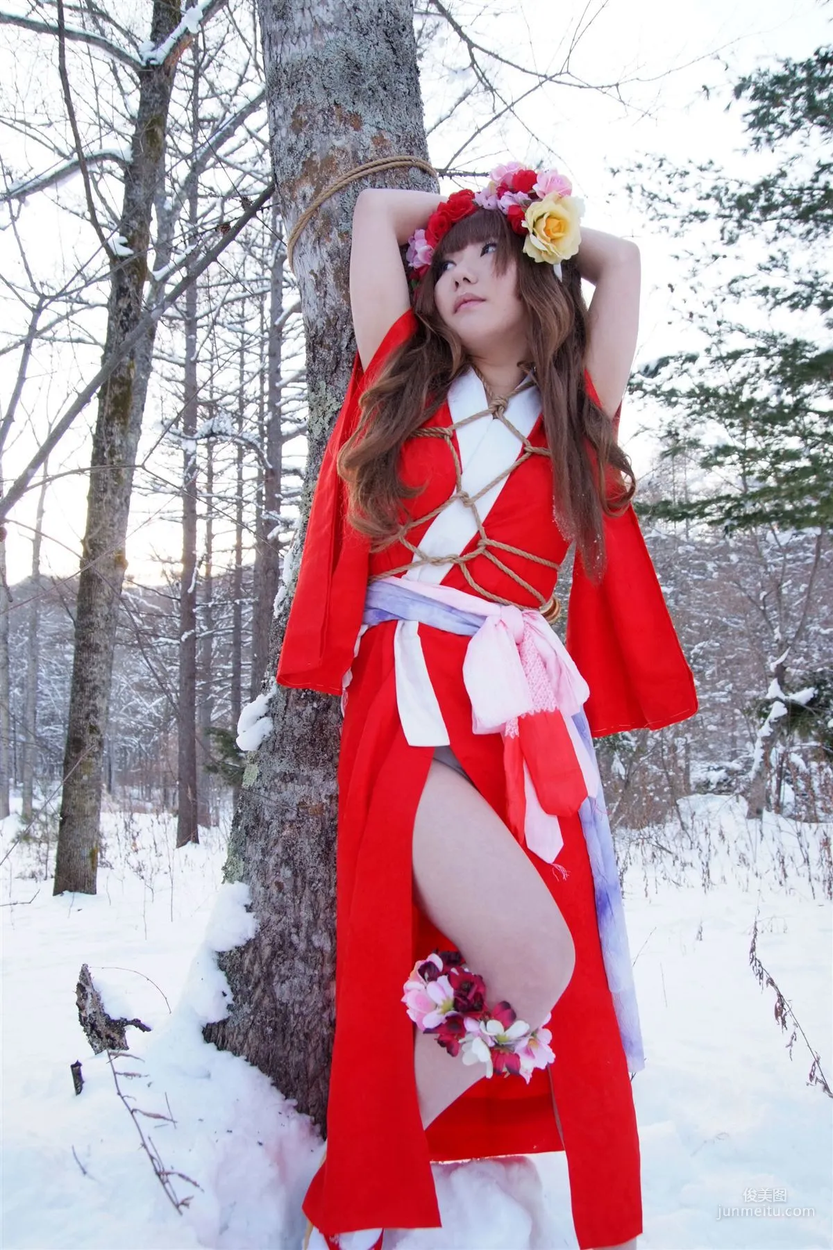 サク (绫香) 《霞んでく記憶の中に雪 貴方の為に祈つた》 寫真集 89