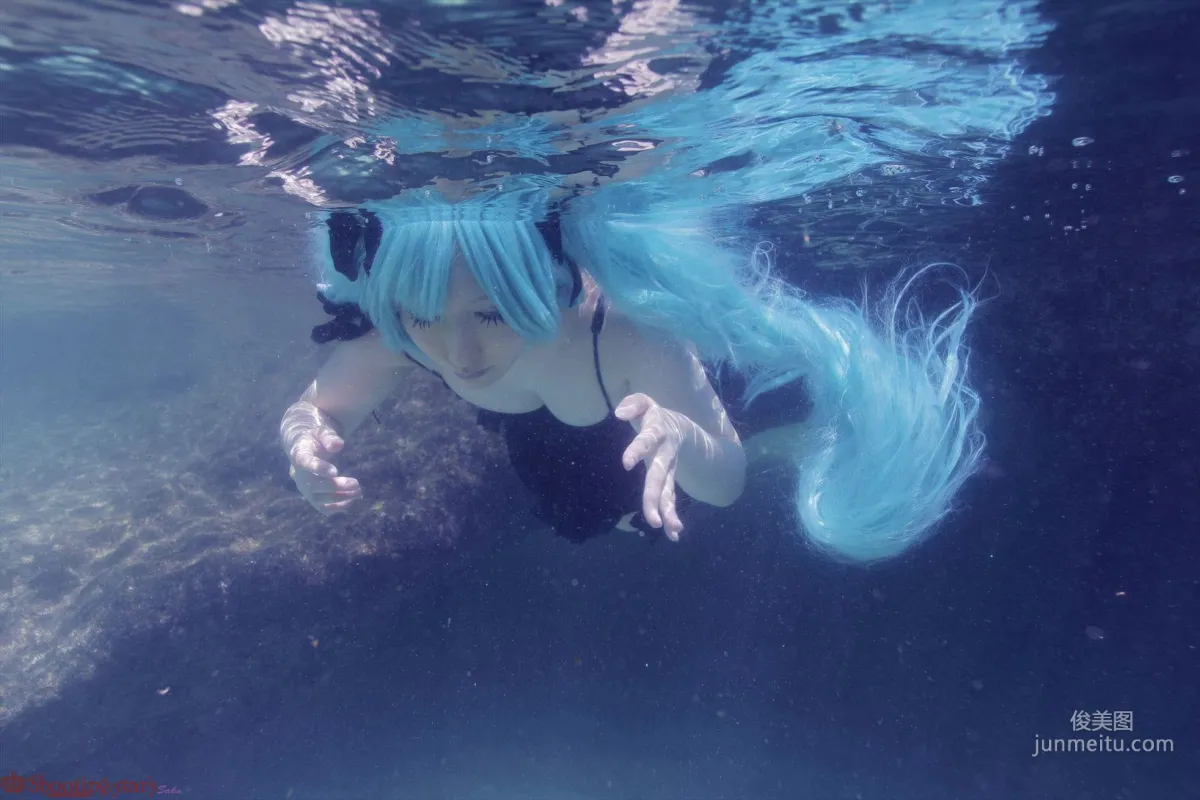 サク (Saku) 《VOCALOID》Miku+GUMI+MEIKO [Shooting Star's] 寫真集 50