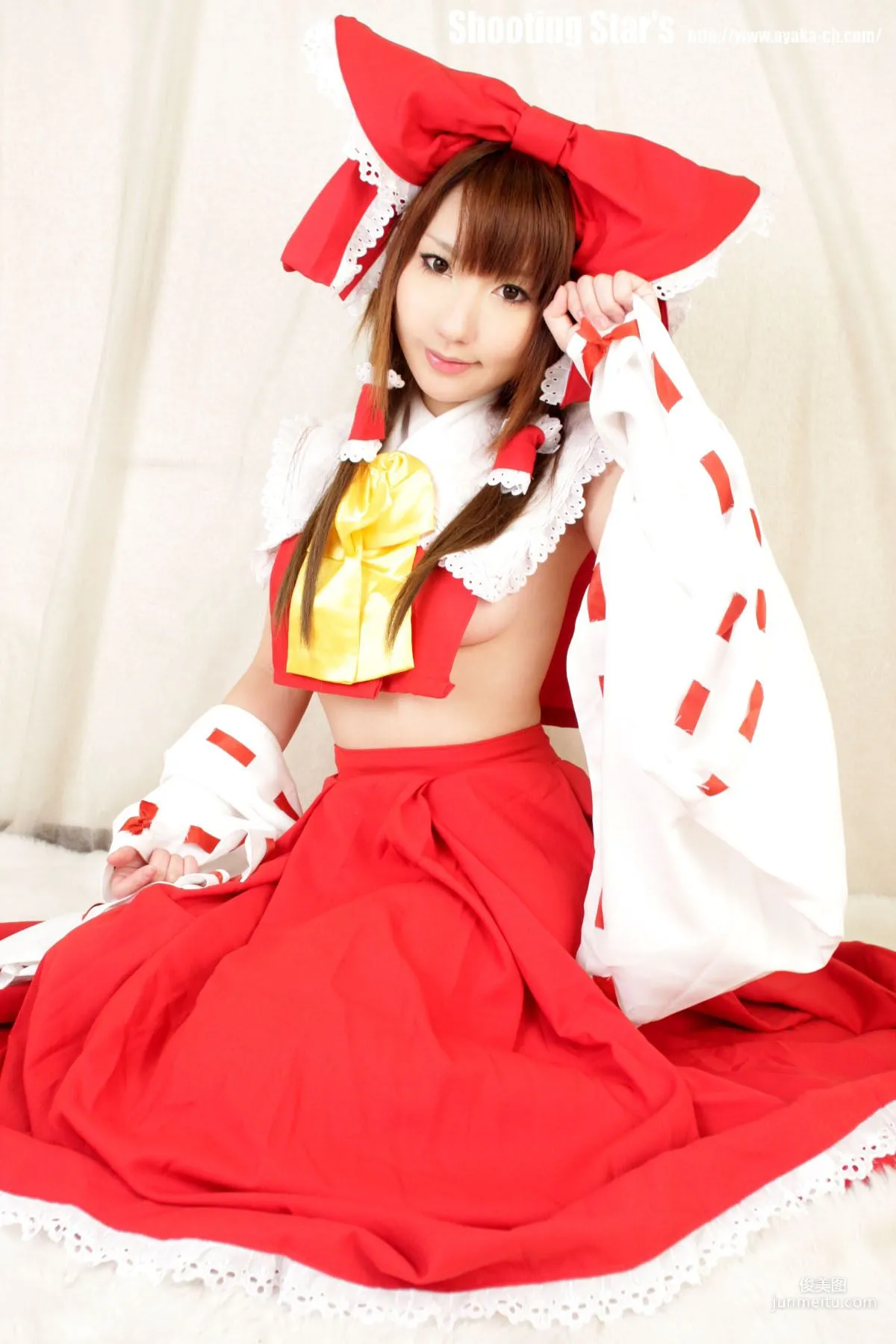 绫香 (Saku サク) 《東方Project》博麗霊夢 Reimu Hakurei 寫真集 76
