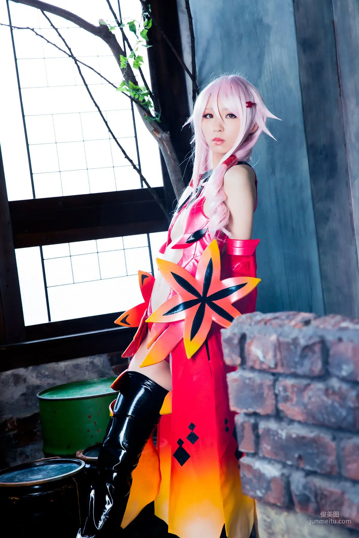 Mike(ミケ) 《Guilty Crown》Yuzuriha Inori(楪いのり) [Mikehouse] 寫真集 15