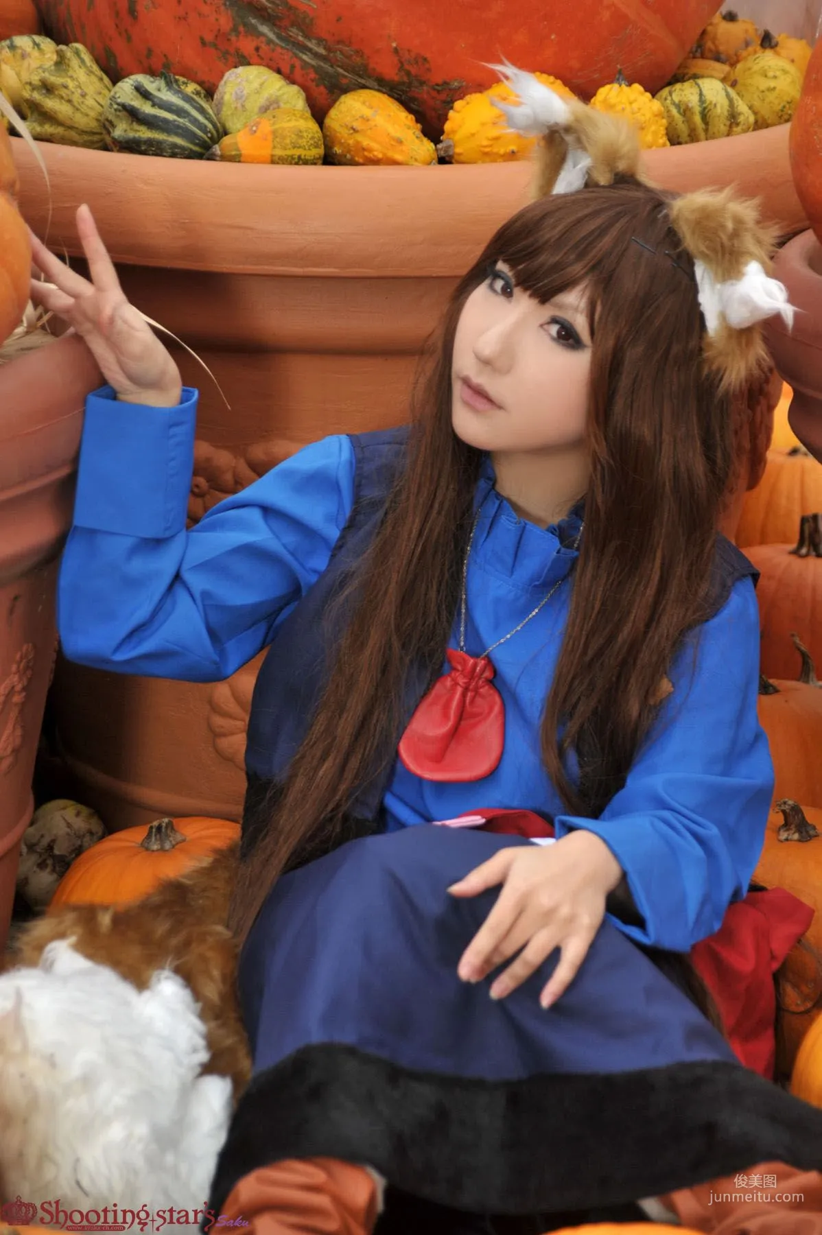 绫香サク (サク綾香 Saku Ayaka) 《狼與香辛料》赫蘿 寫真集 54