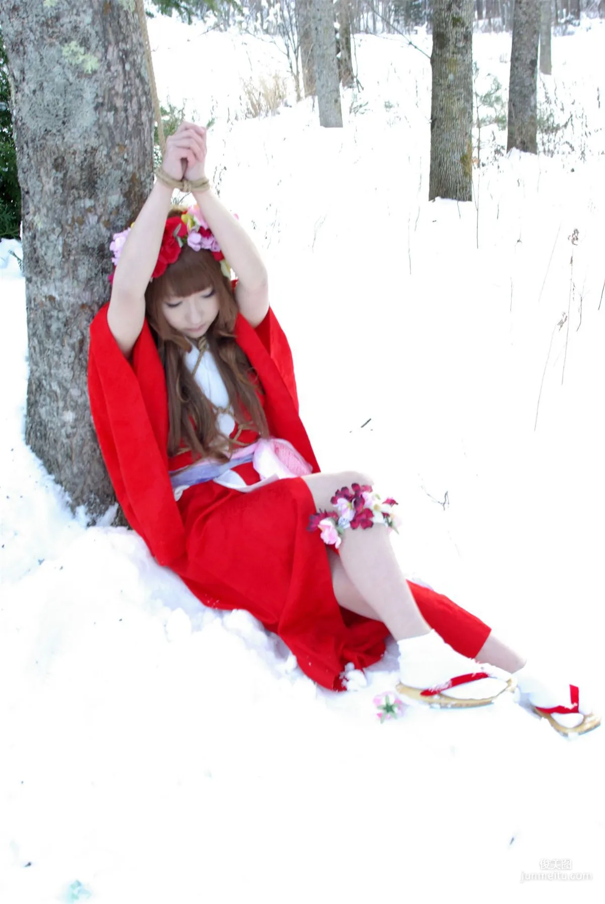 サク (绫香) 《霞んでく記憶の中に雪 貴方の為に祈つた》 寫真集 101