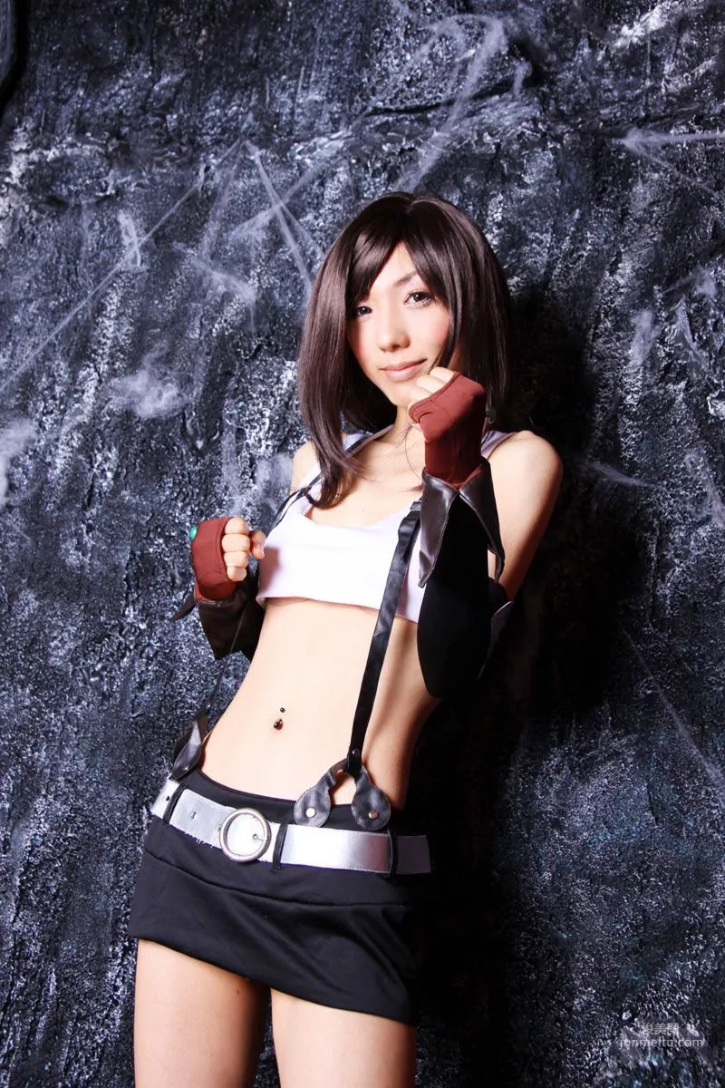 華群みさき 《Final Fantasy》Tifa Lockhart [HONEY BUNNY] 寫真集 31