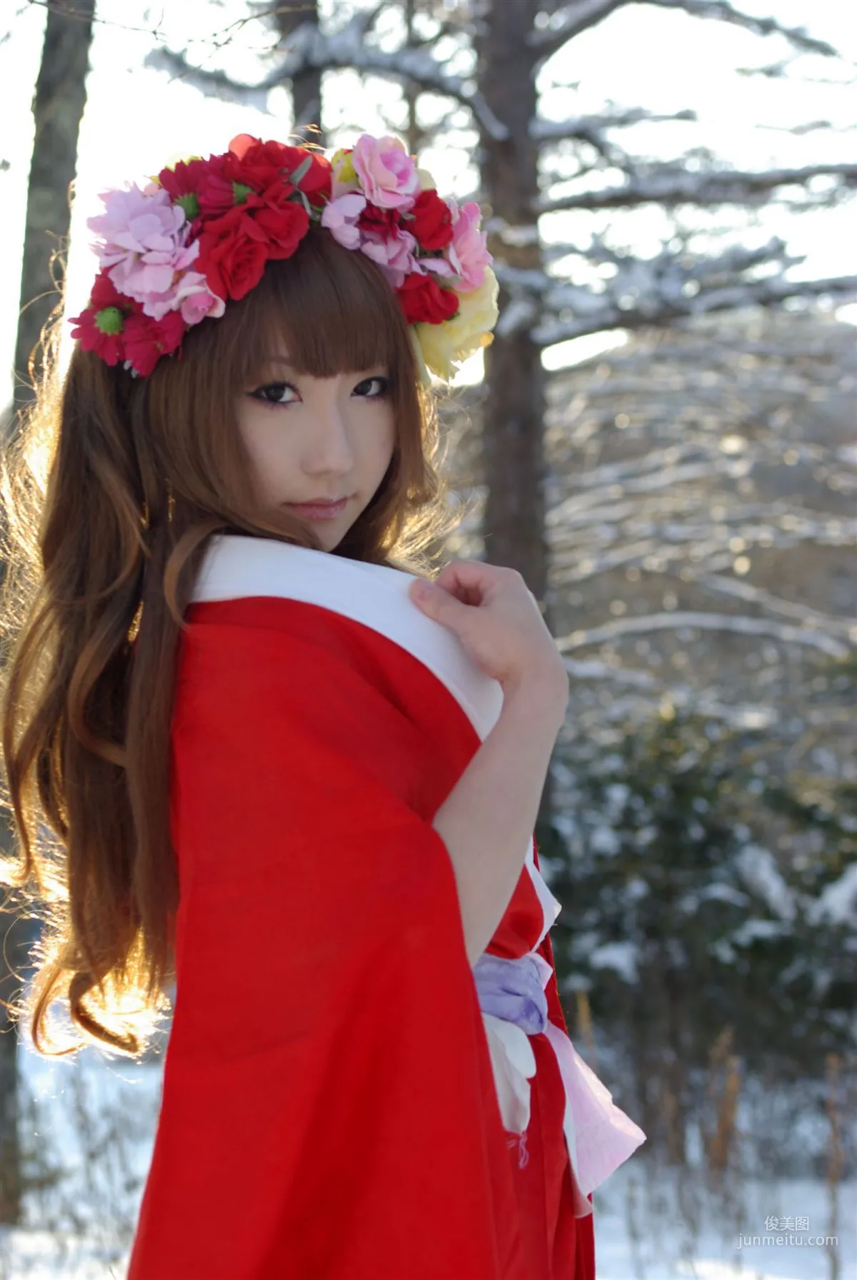 サク (绫香) 《霞んでく記憶の中に雪 貴方の為に祈つた》 寫真集 98