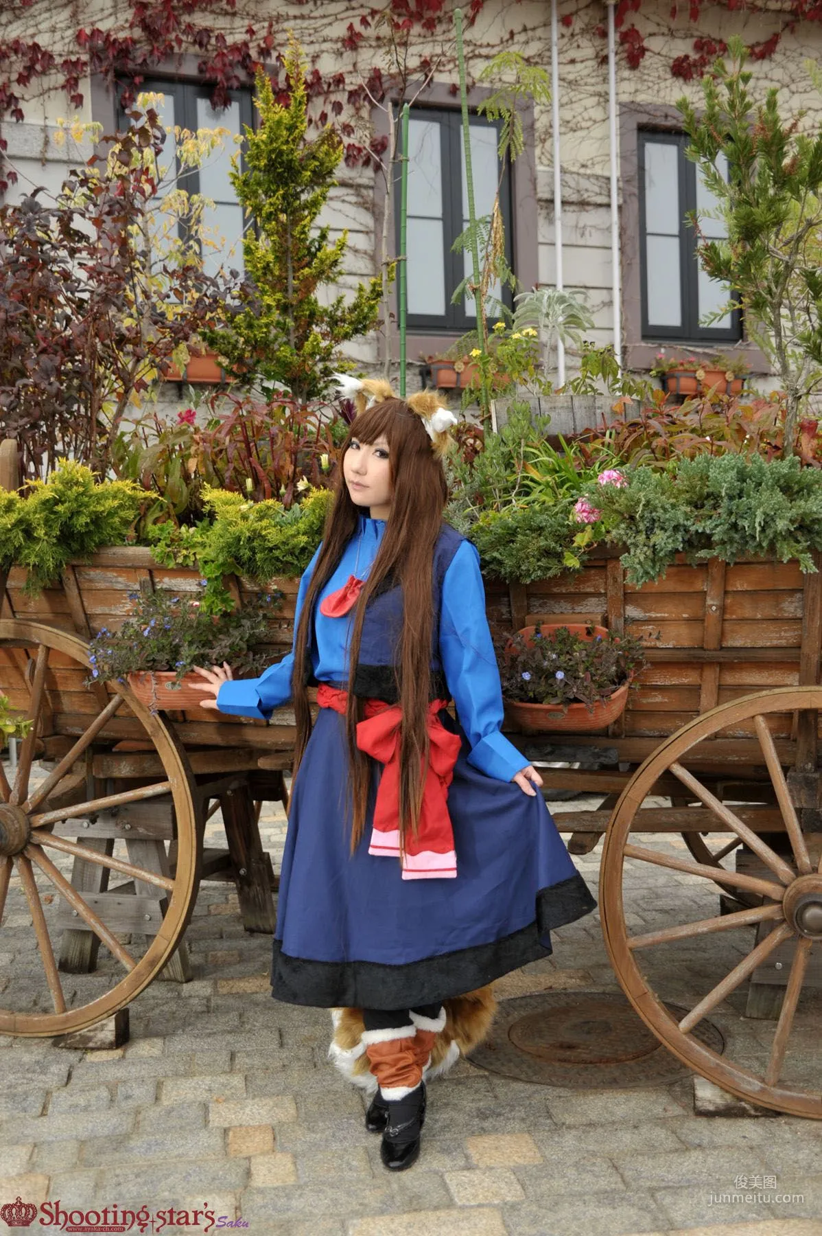绫香サク (サク綾香 Saku Ayaka) 《狼與香辛料》赫蘿 寫真集 53
