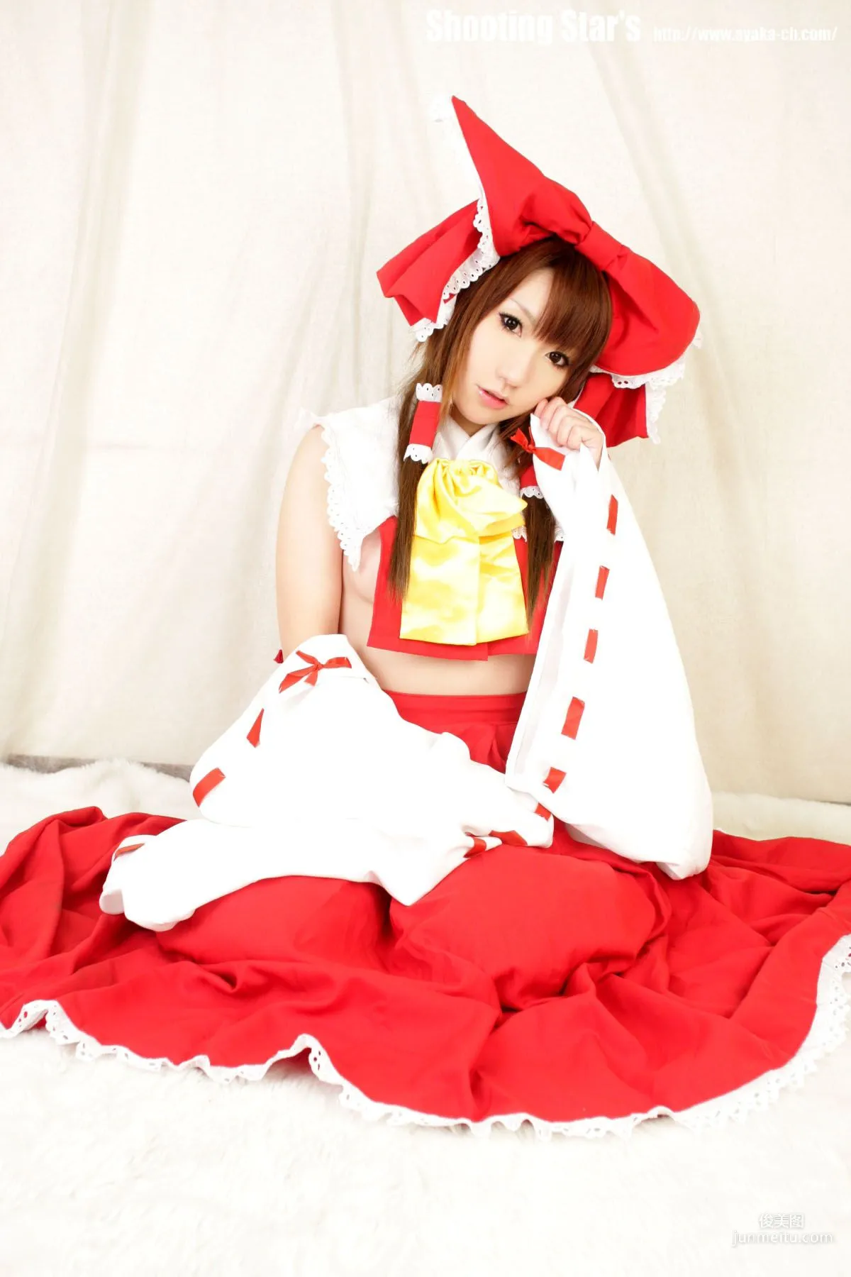 绫香 (Saku サク) 《東方Project》博麗霊夢 Reimu Hakurei 寫真集 75