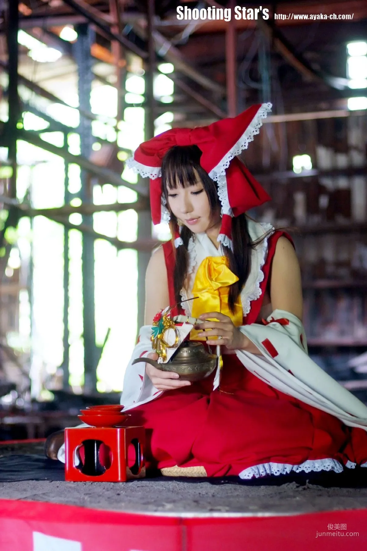 绫香 (Saku サク) 《東方Project》博麗霊夢 Reimu Hakurei 寫真集 47