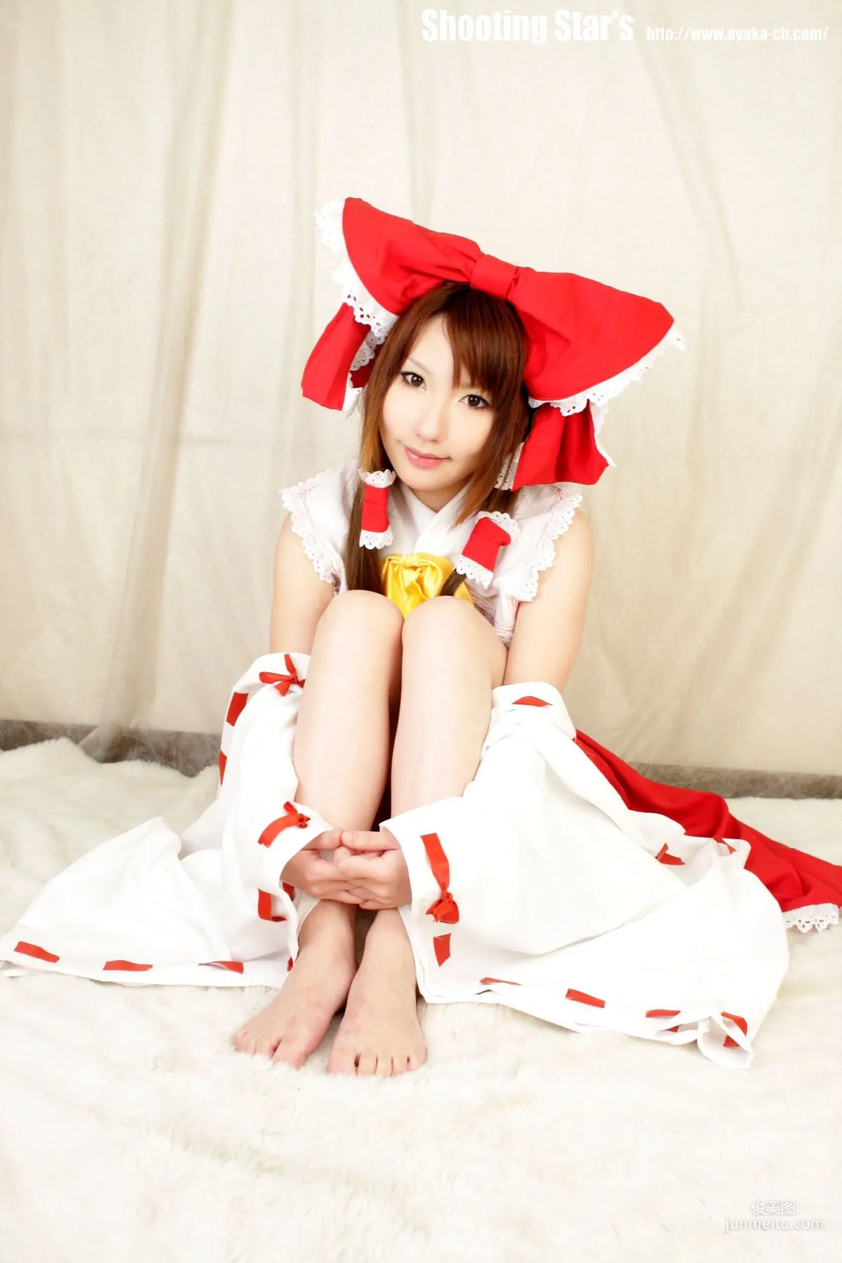 绫香 (Saku サク) 《東方Project》博麗霊夢 Reimu Hakurei 寫真集 93