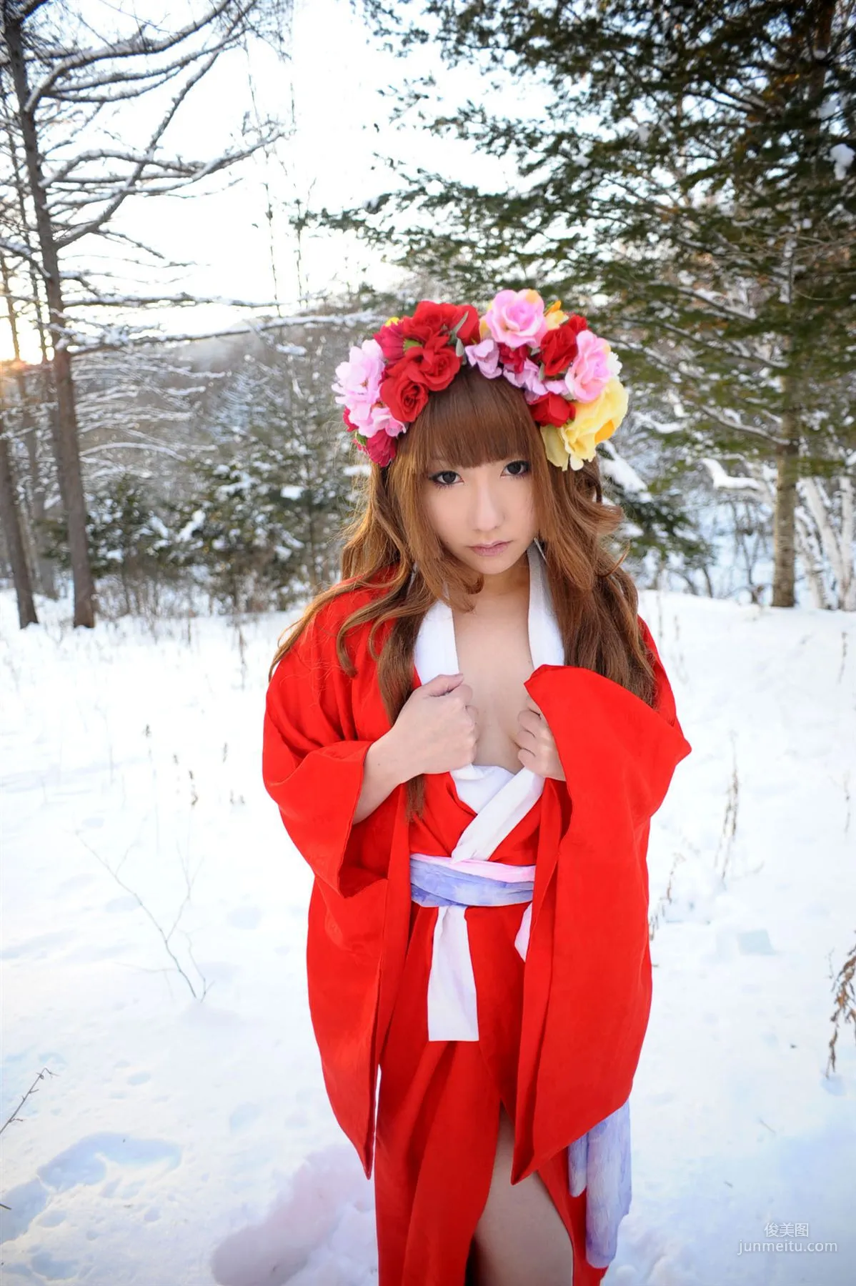 サク (绫香) 《霞んでく記憶の中に雪 貴方の為に祈つた》 寫真集 110