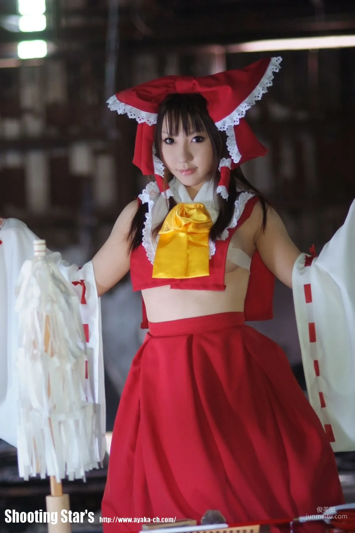 绫香 (Saku サク) 《東方Project》博麗霊夢 Reimu Hakurei 写真集9