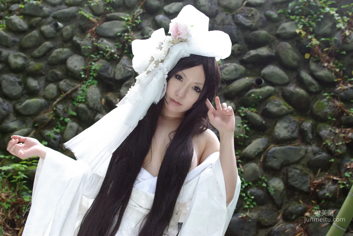 サク (绫香) 《霞んでく記憶の中に雪 貴方の為に祈つた》 寫真集 67