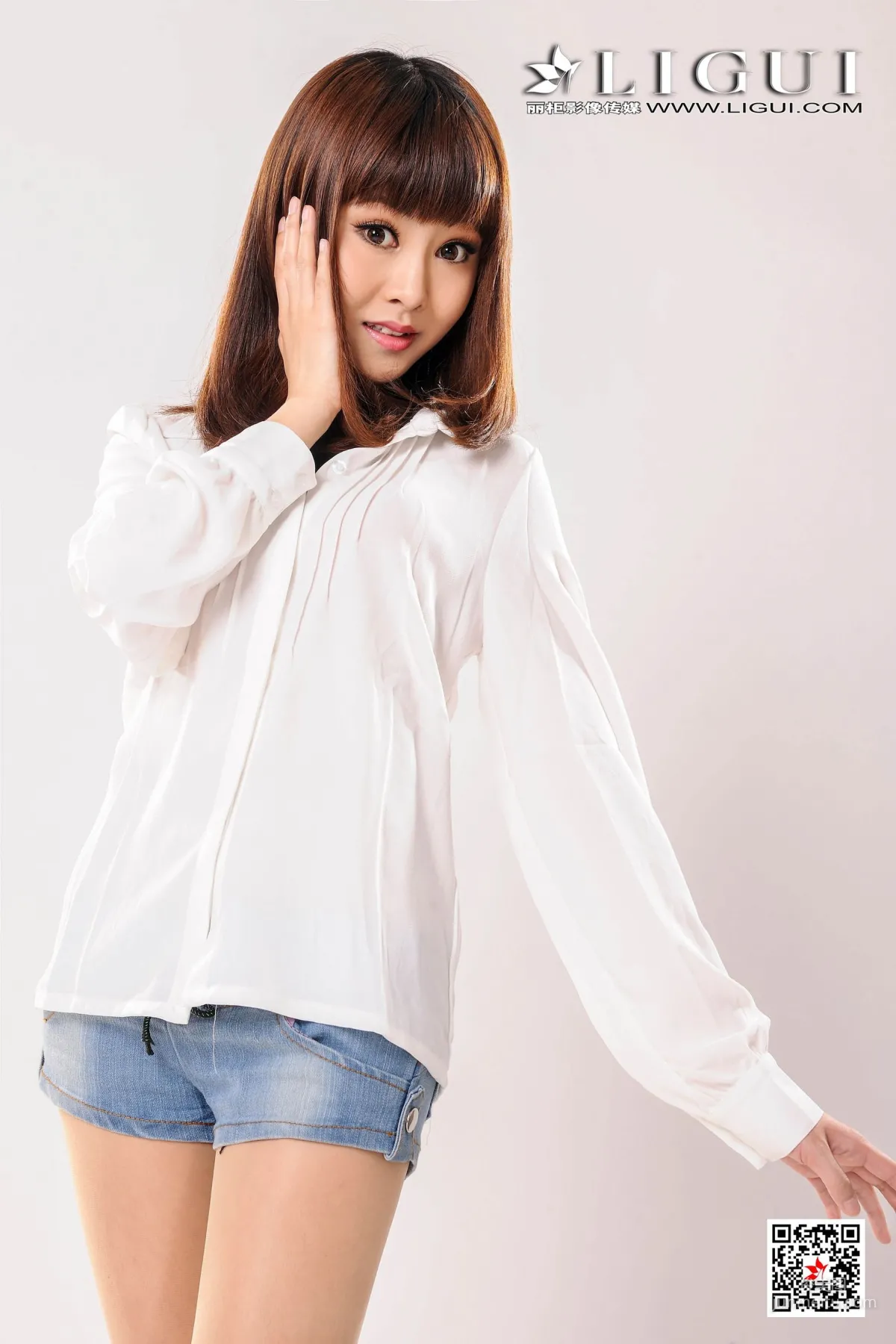 腿模笑笑《白襯衫美腿麗人》 [麗櫃Ligui] 寫真集 4