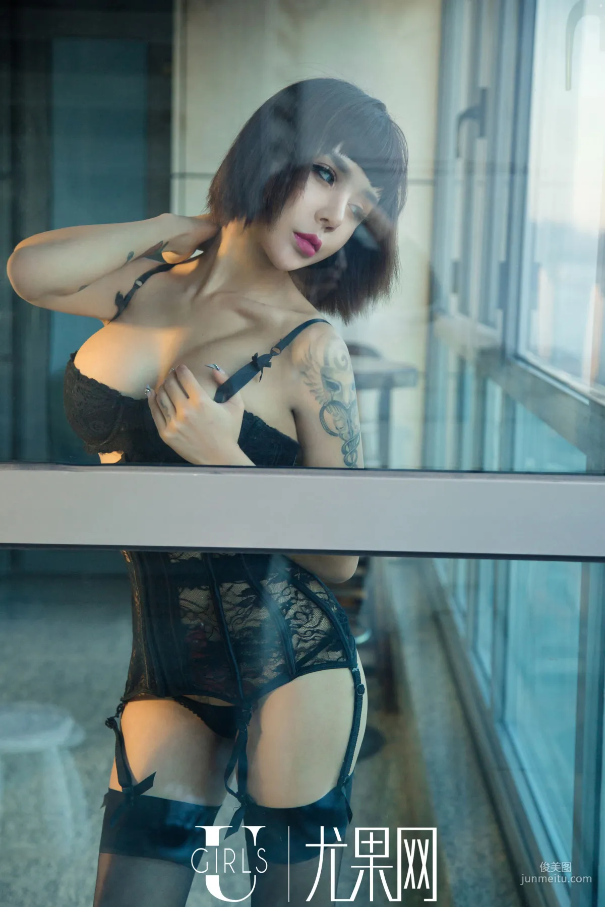 模特Aleo《妩媚的氣味》 [尤果Ugirls] U408 寫真集 39