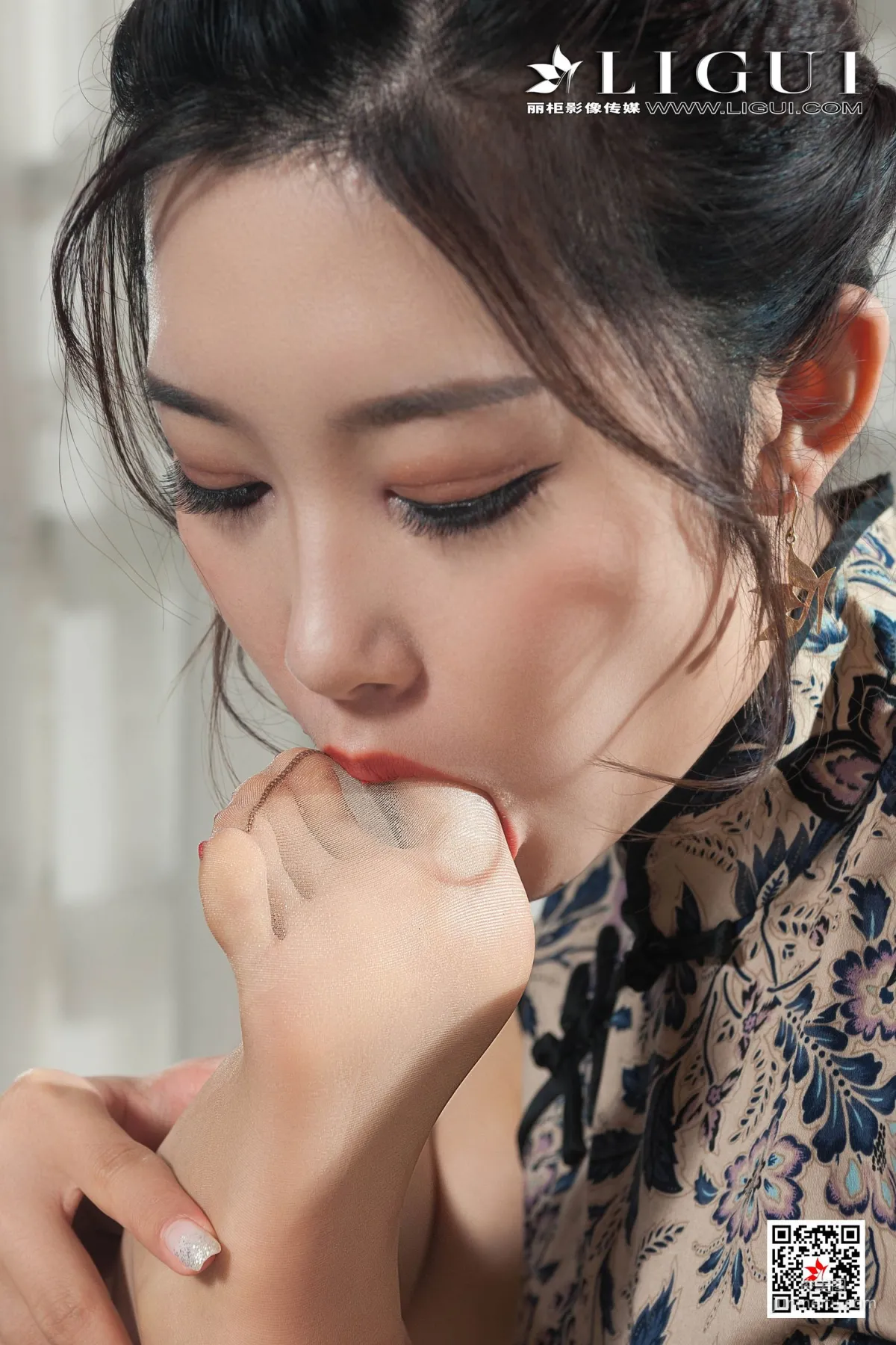 腿模筱筱《旗袍茶足》 [麗櫃Ligui] 網絡麗人 25