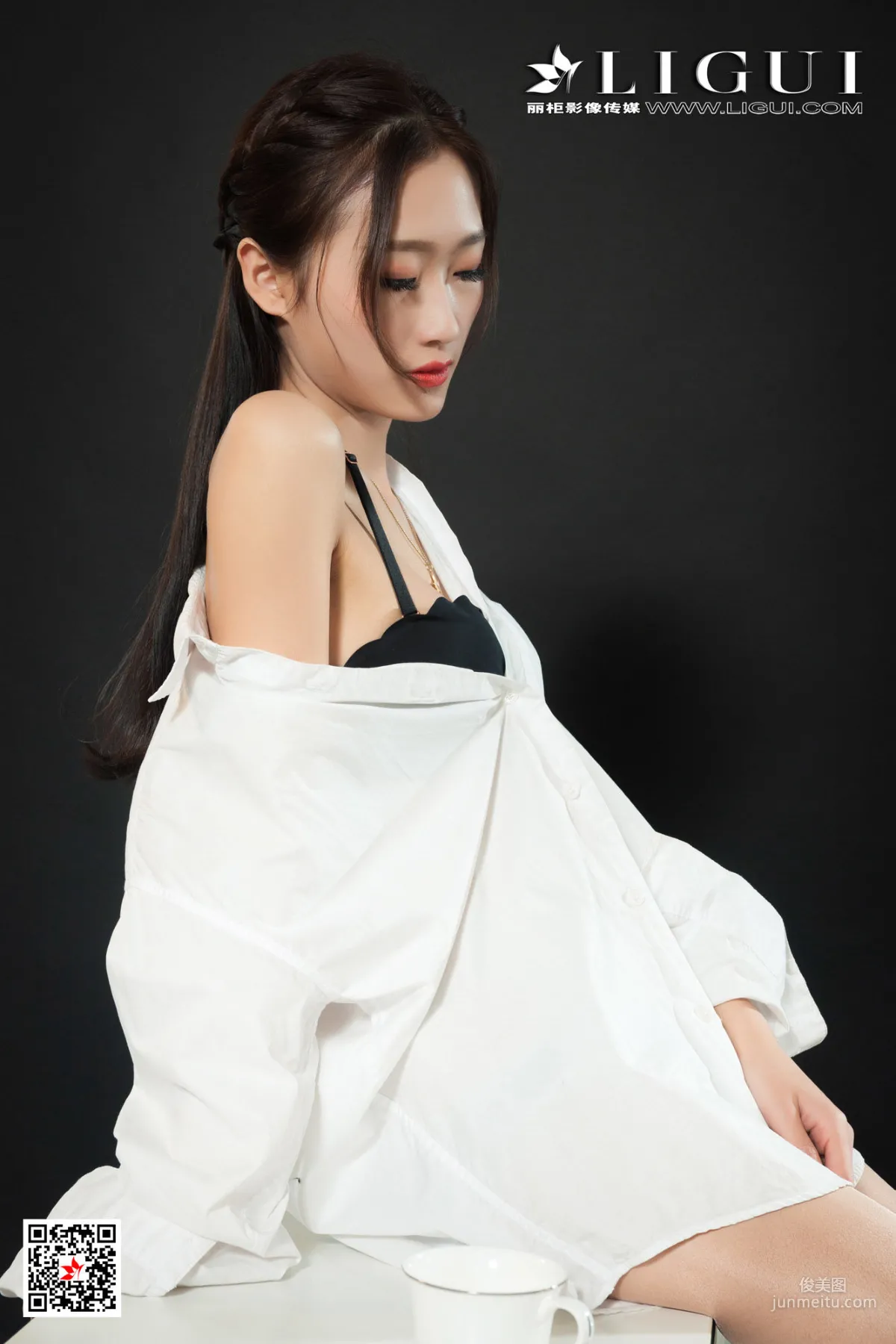 王炜炜《性感白衬衫女郎》 [丽柜Ligui] 写真集19
