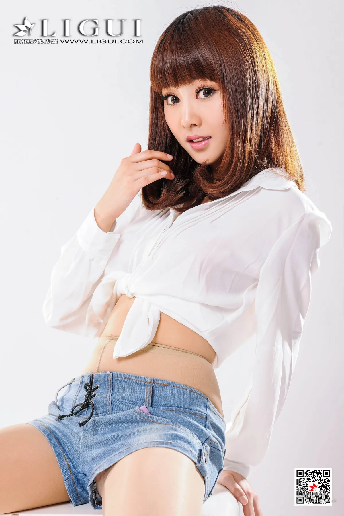 腿模笑笑《白襯衫美腿麗人》 [麗櫃Ligui] 寫真集 38