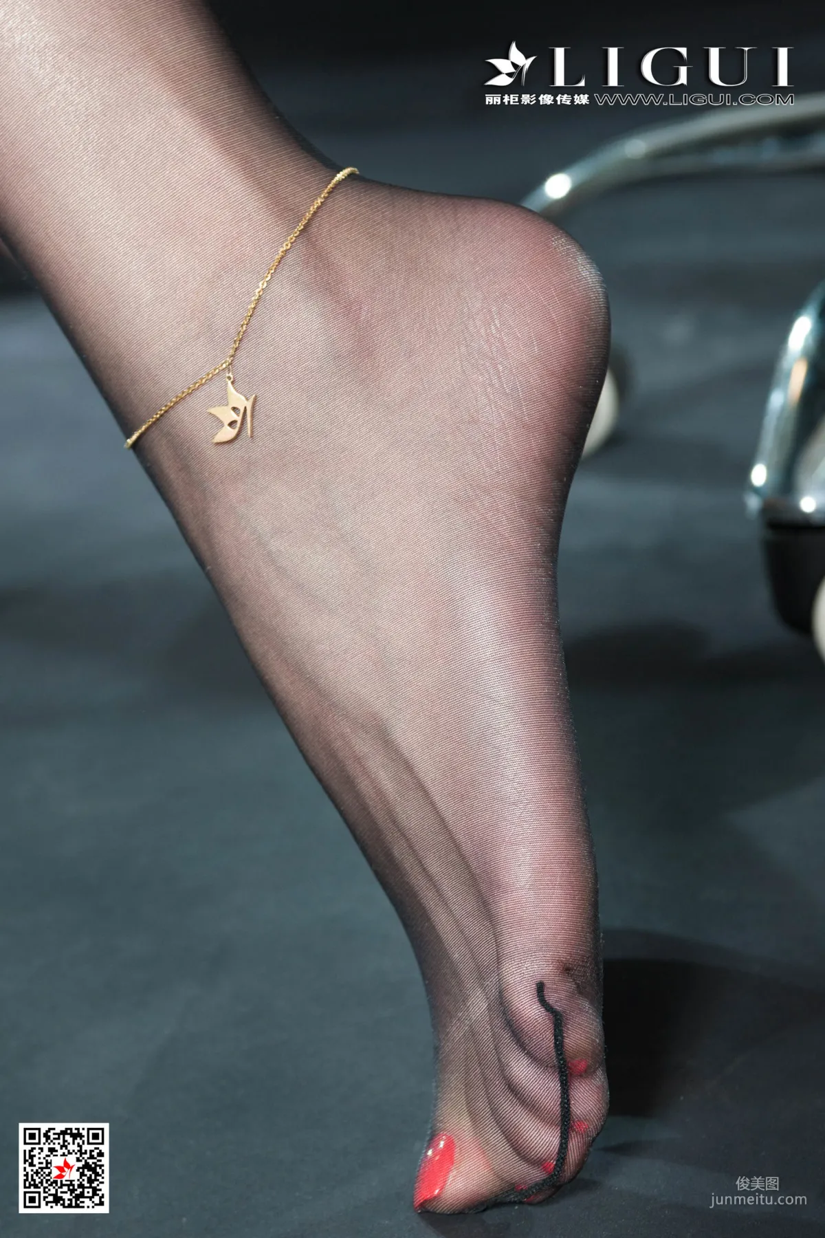 腿模涼兒《黑絲OL姐姐》 [麗櫃Ligui] 網絡麗人 寫真集 56