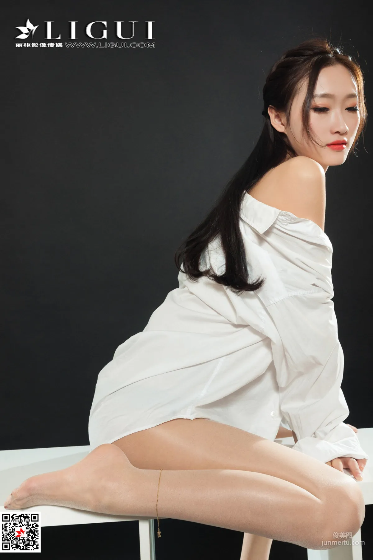 王炜炜《性感白衬衫女郎》 [丽柜Ligui] 写真集49