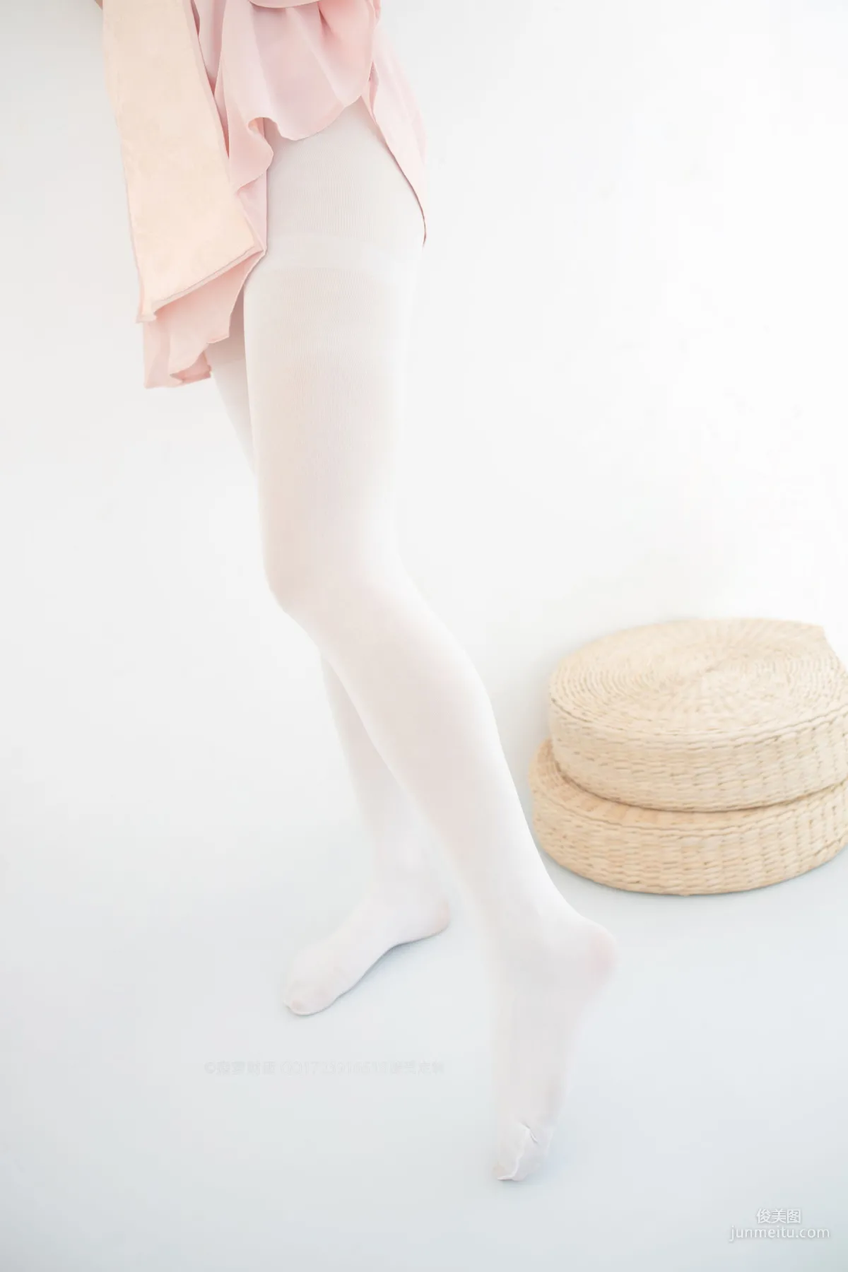 80D白丝踩物 [森萝财团] [X-052] 写真集45