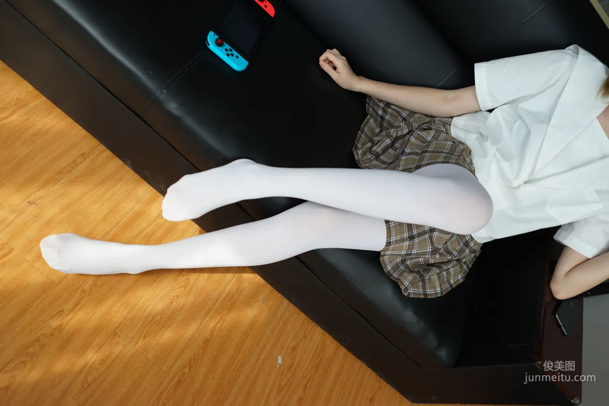 白丝格子裙萝莉少女 [森萝财团] [BETA-021] 写真集71