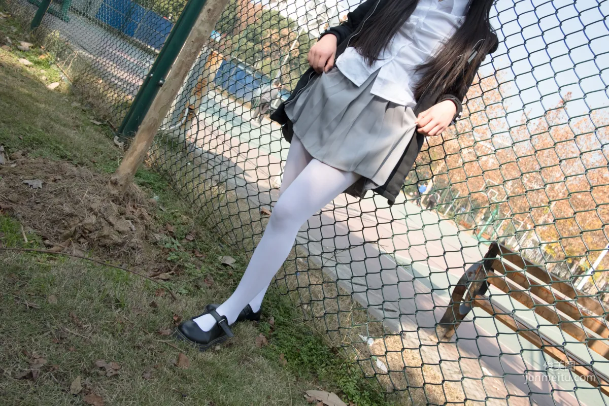 户外白丝萝莉丝足秀 [森萝财团] [BETA-012] 写真集14