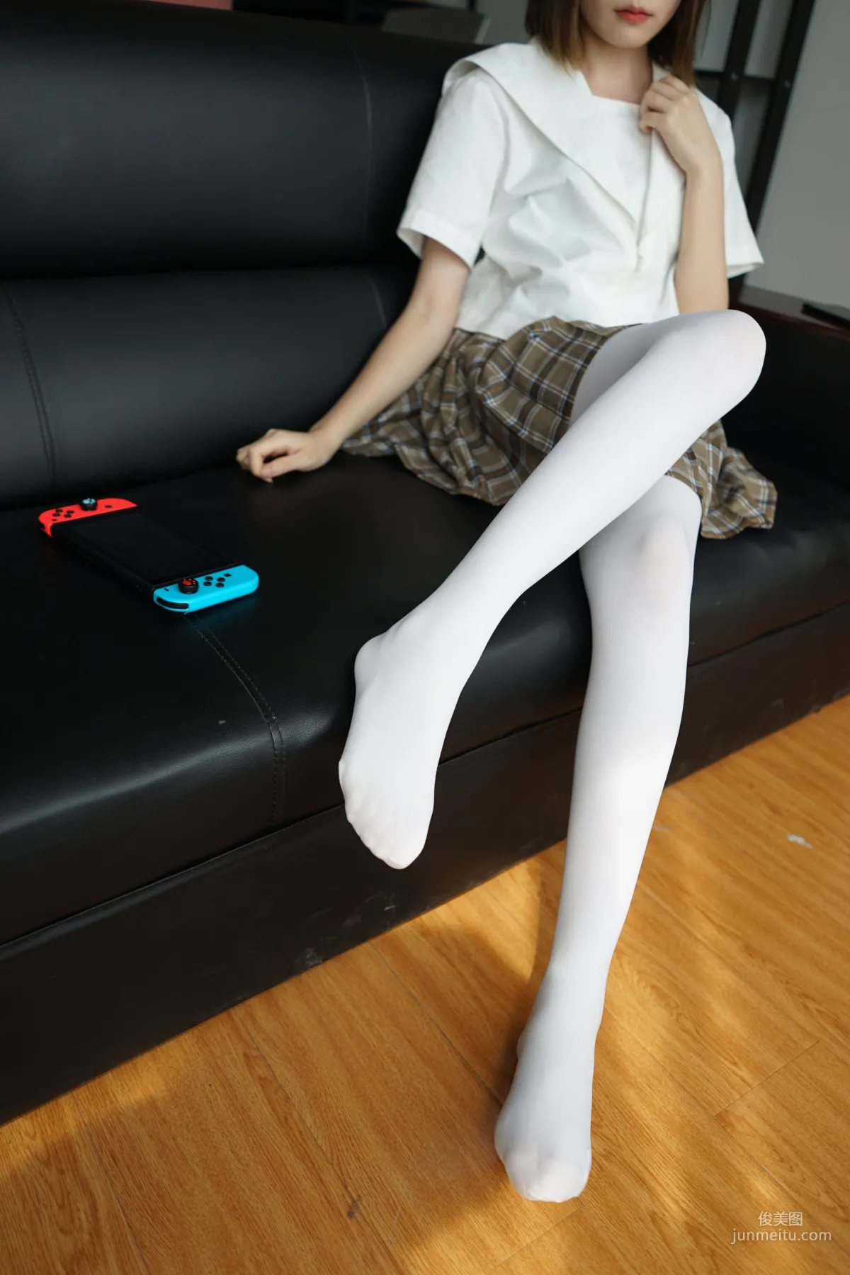 白丝格子裙萝莉少女 [森萝财团] [BETA-021] 写真集70