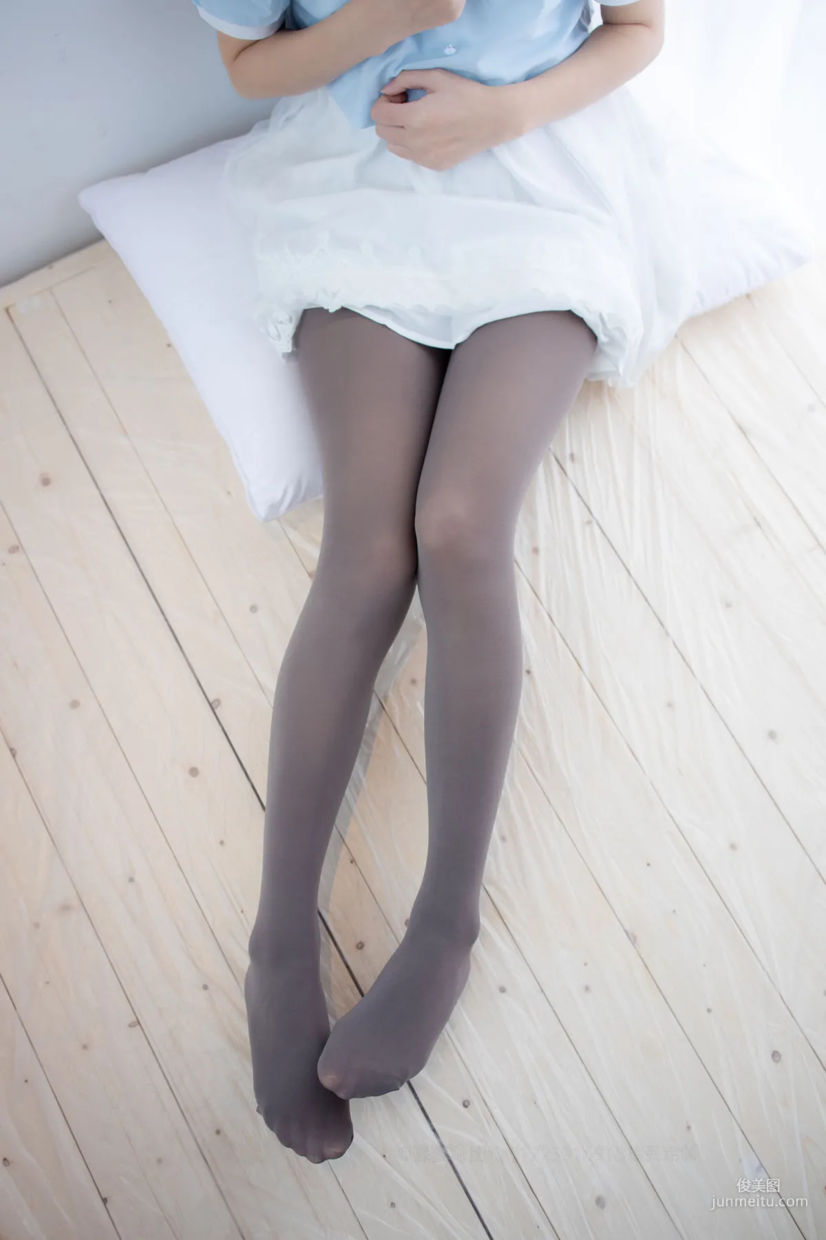80D灰丝踩物 [森萝财团] [X-054] 写真集4