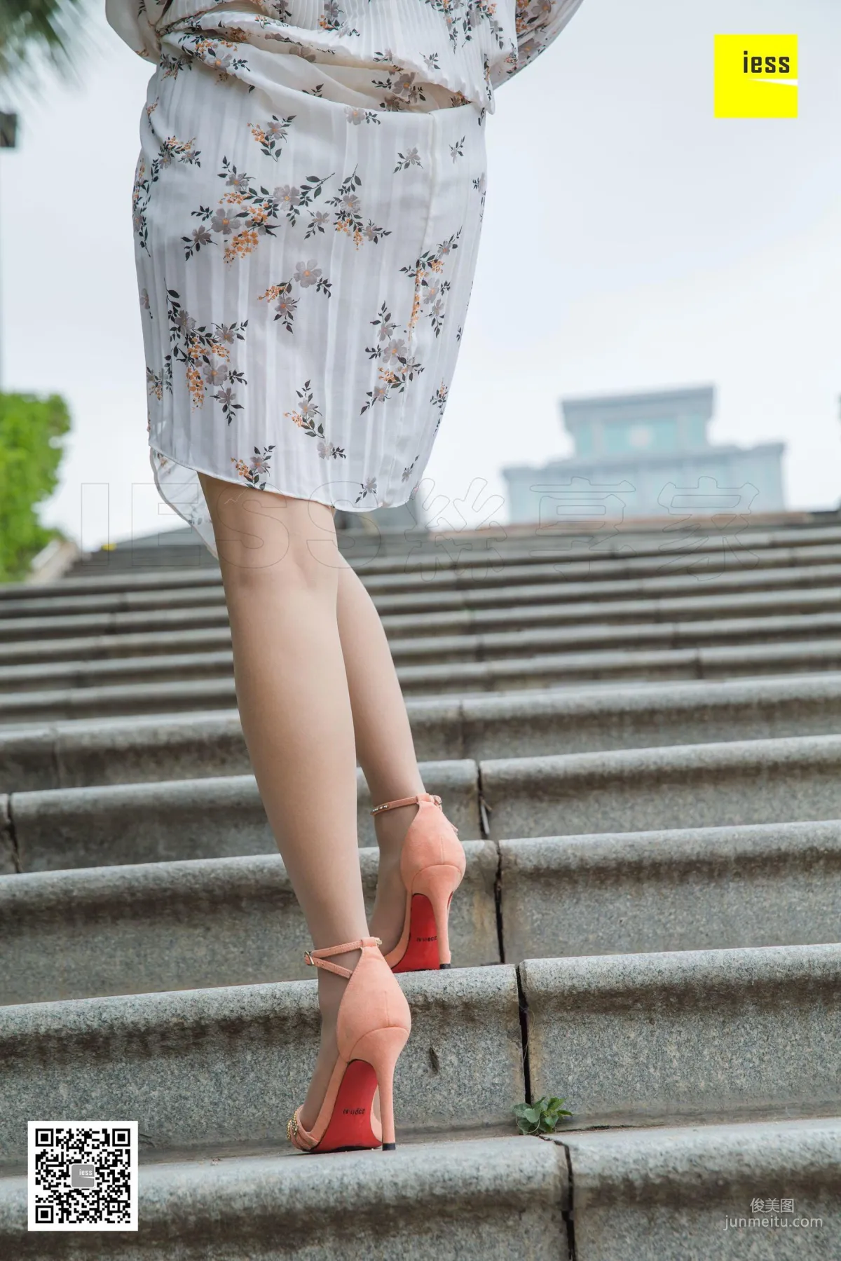 腿模婉萍 《婉萍飘飘仙女裙》 [异思趣向IESS] 写真集85