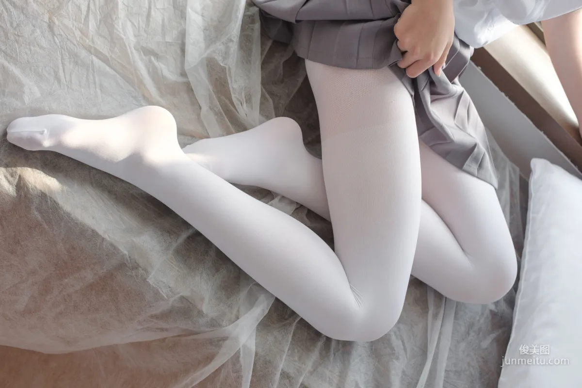玩手机的白丝少女 [森萝财团] [BETA-029] 写真集78