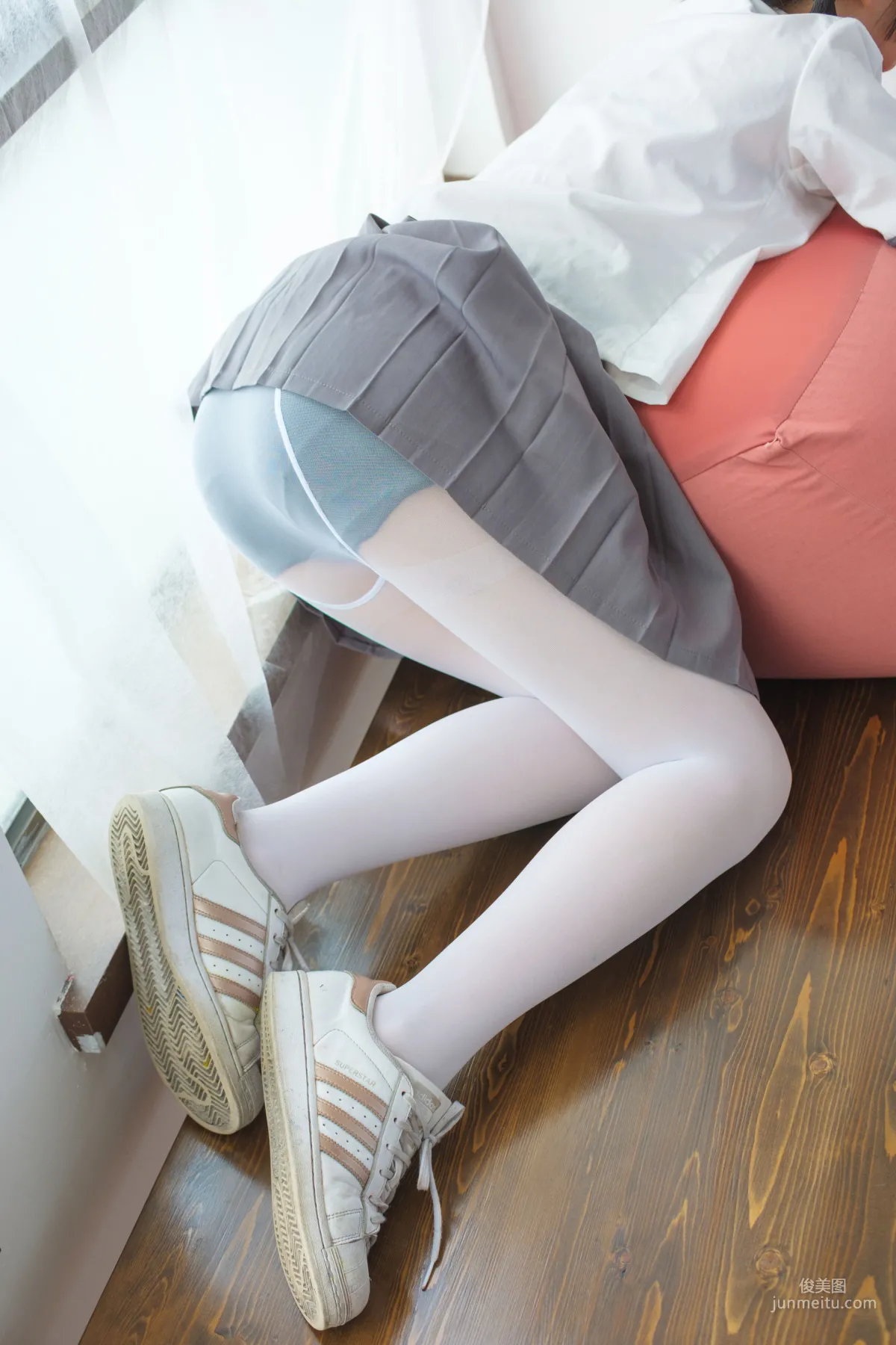 校服白丝美足少女 [森萝财团] [BETA-026] 写真集7