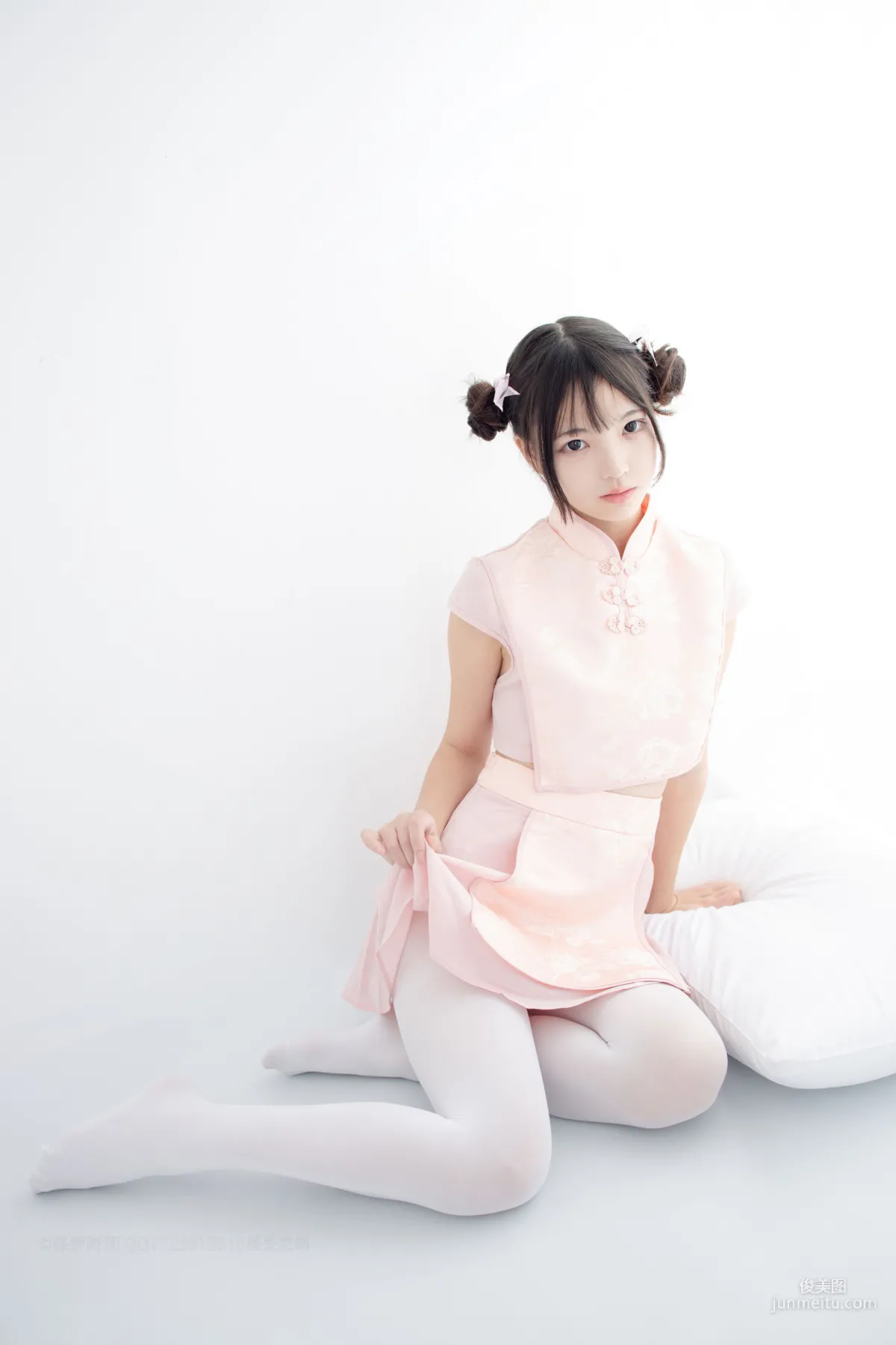 80D白丝踩物 [森萝财团] [X-052] 写真集60
