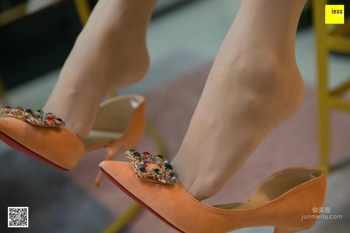 模特婉萍 《婉萍清新感搭配》[異思趣向IESS] 絲襪美腿寫真集 26