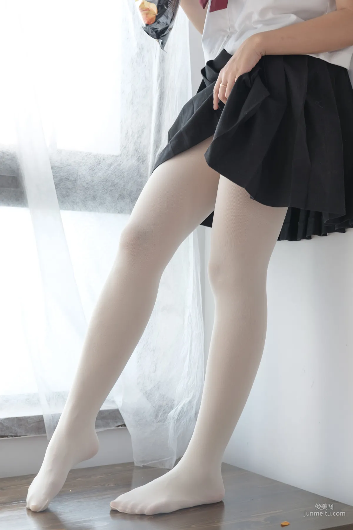 白絲美足學生裝蘿莉 [森蘿财團] [BETA-028] 寫真集 19
