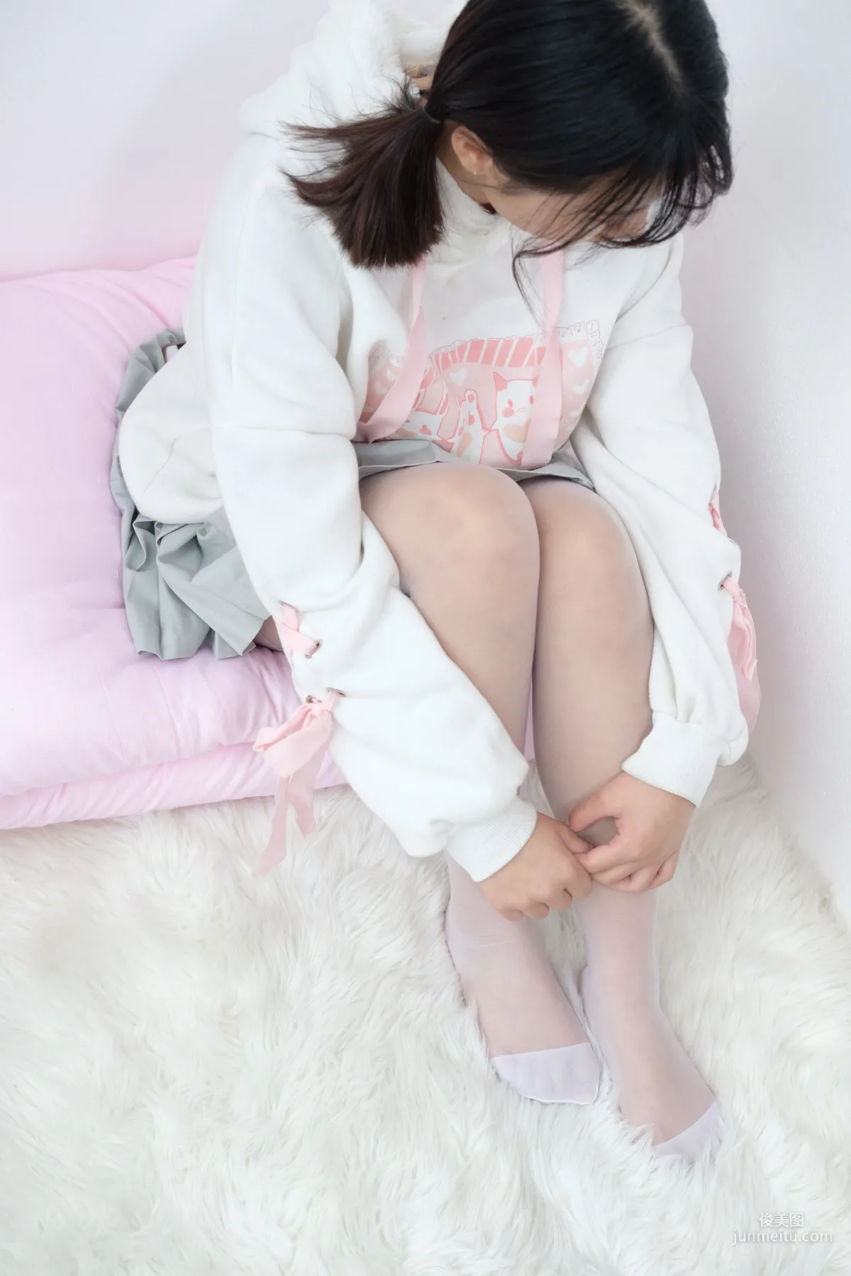 白丝美足少女 [森萝财团] [BETA-016] 写真集3