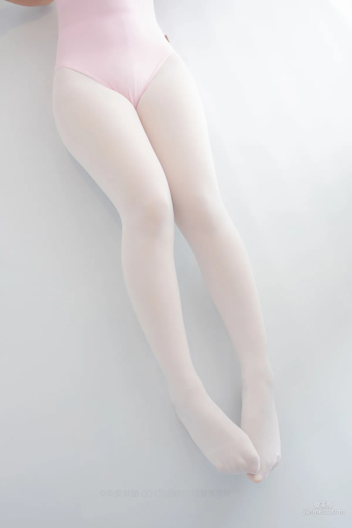 50D白丝练功服百合踩物 [森萝财团] [X-053] 写真集2