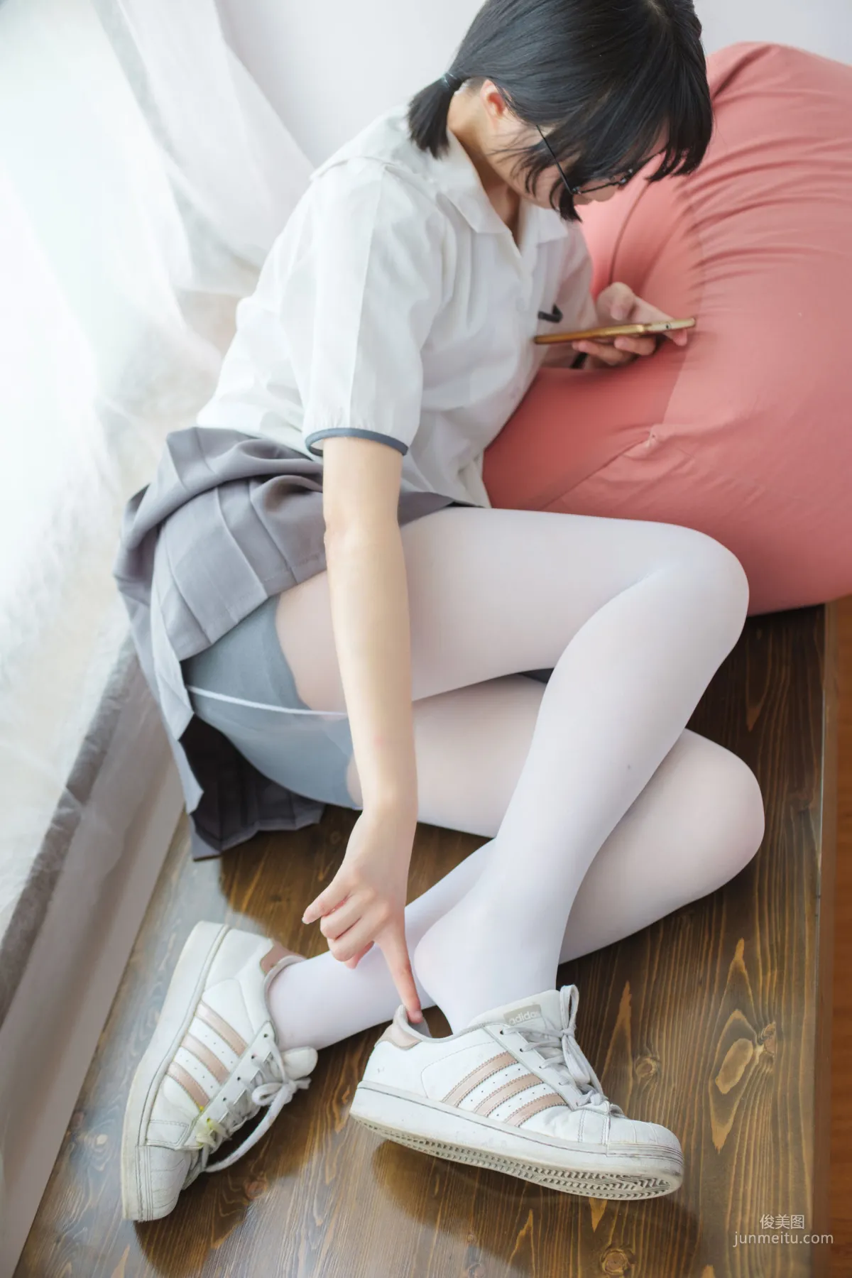 校服白丝美足少女 [森萝财团] [BETA-026] 写真集14