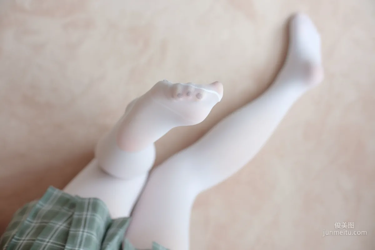 JK白丝少女的美足 [森萝财团] [BETA-023] 写真集38