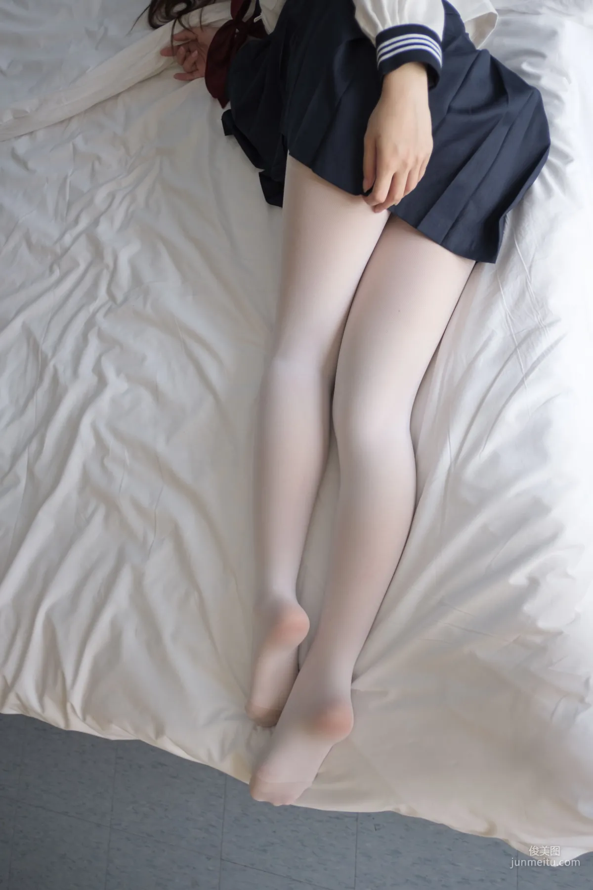 JK校服白丝美足 [森萝财团] [BETA-017] 写真集71