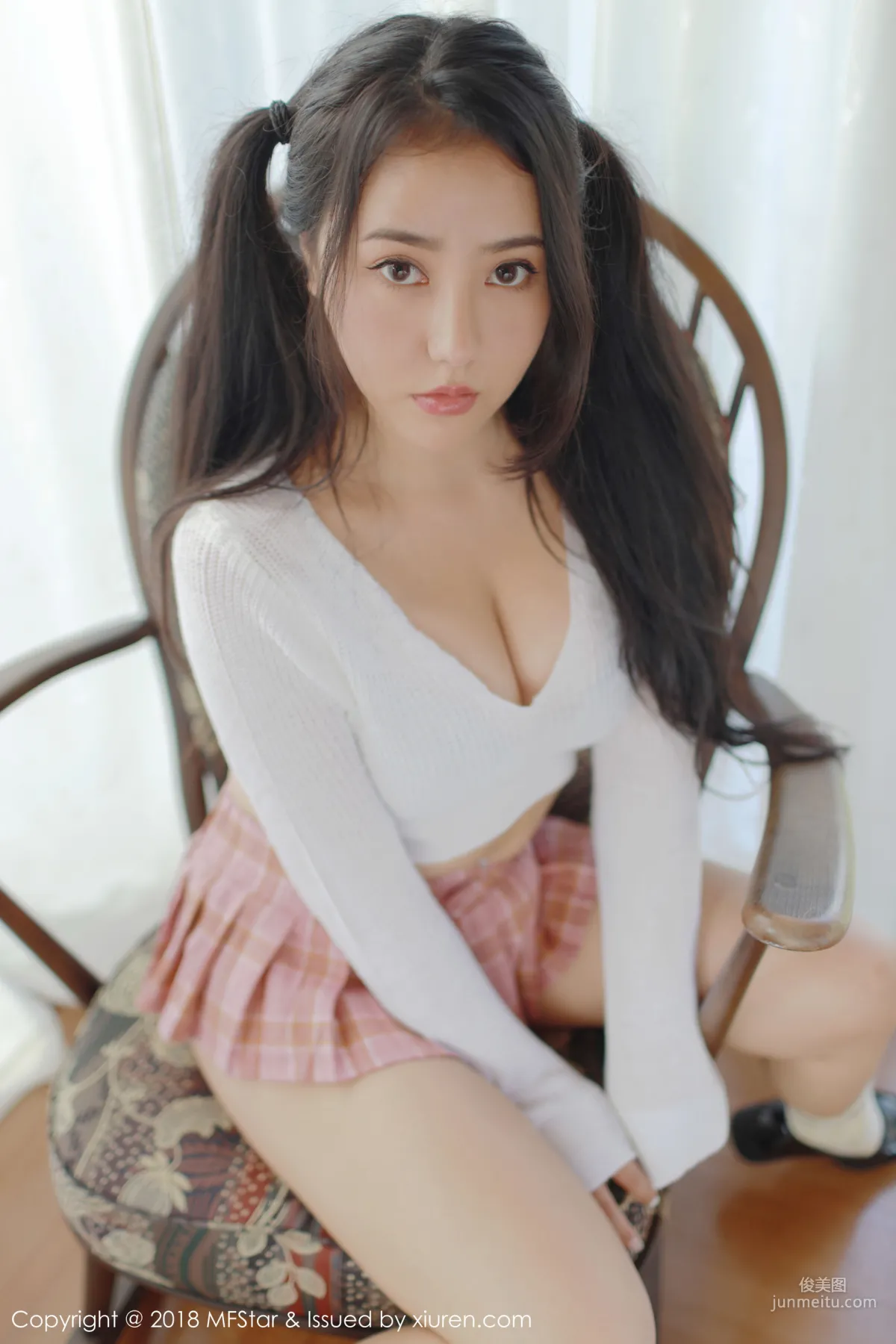 Manuela瑪魯娜《眼睛OL+無可比拟美臀誘惑》 [模範學院MFStar] Vol.168 寫真集 36
