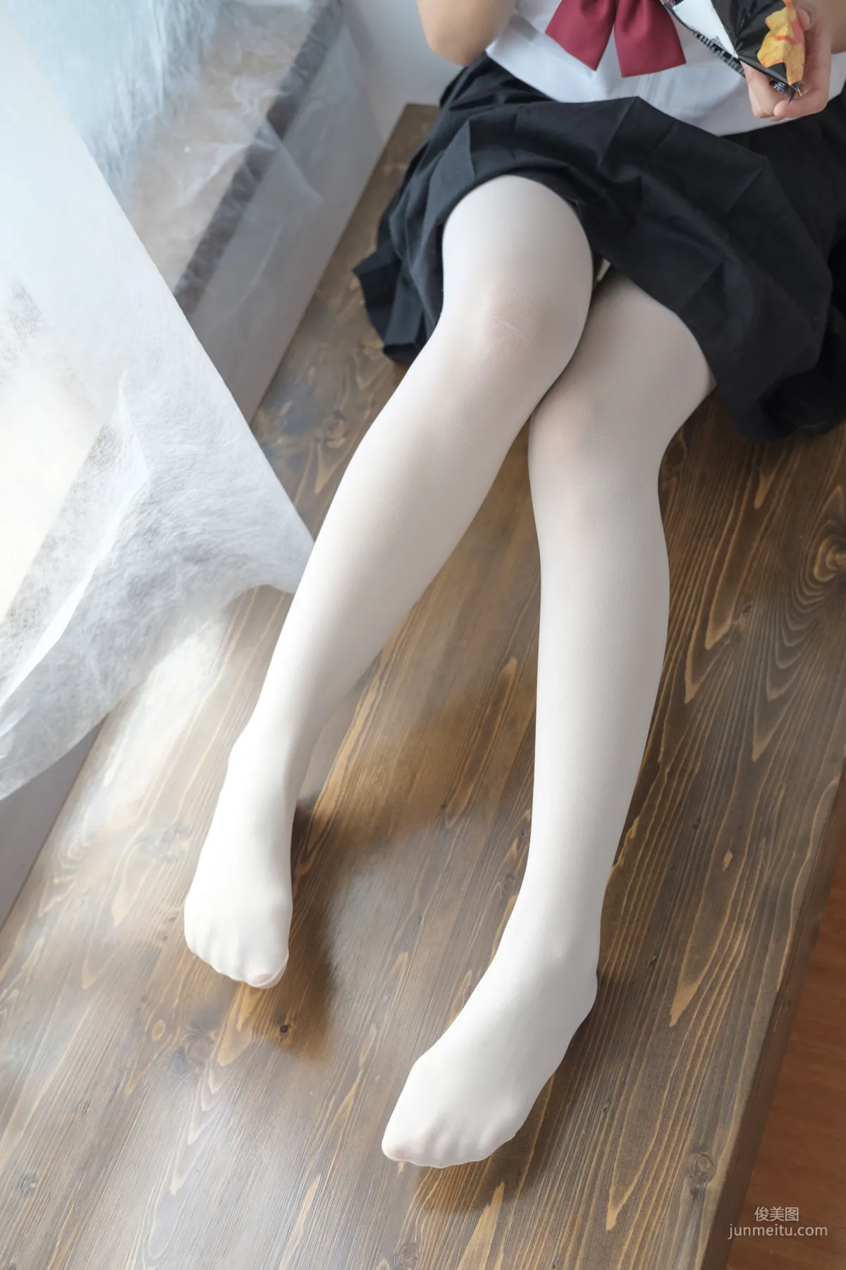 白丝美足学生装萝莉 [森萝财团] [BETA-028] 写真集2