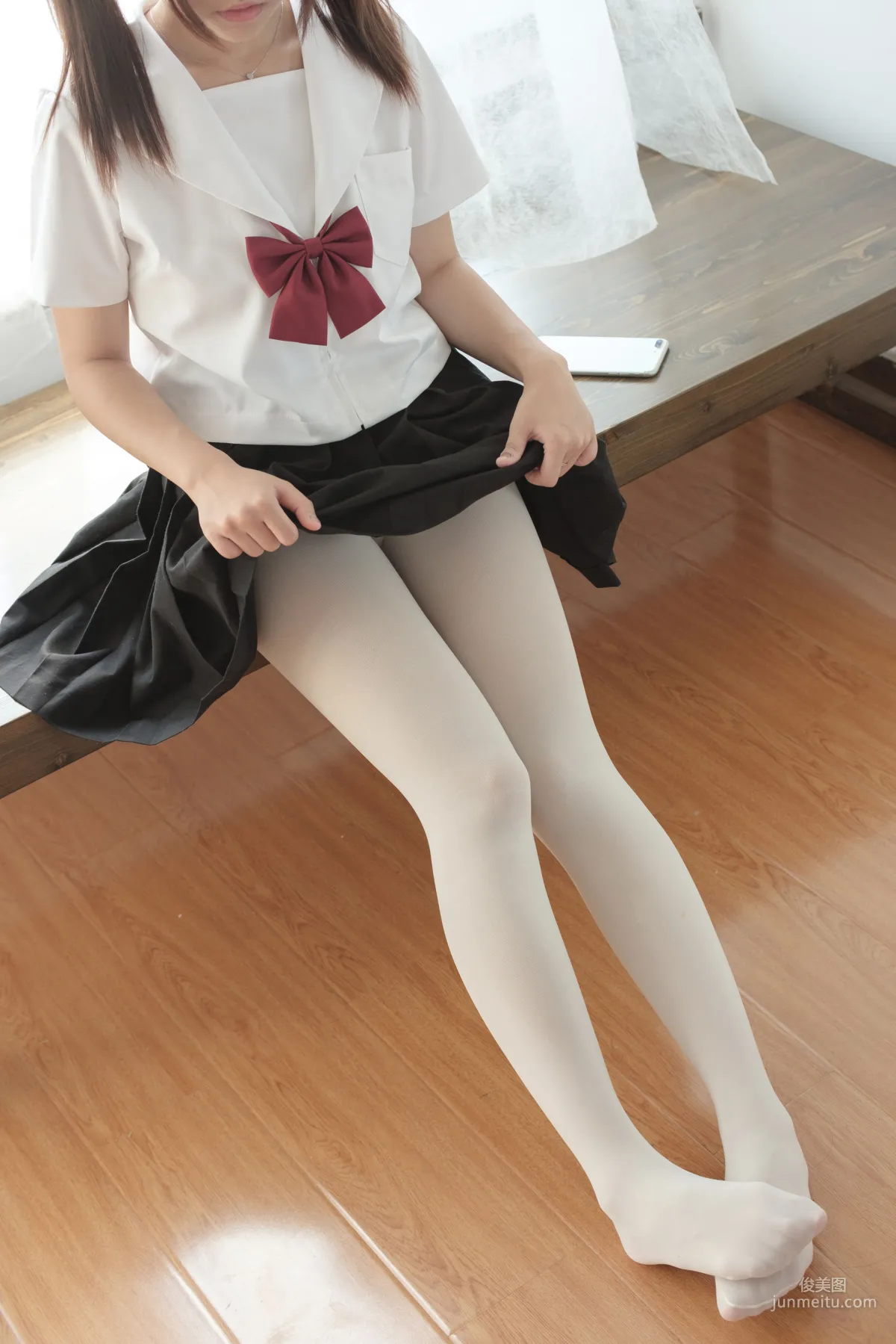 白絲美足學生裝蘿莉 [森蘿财團] [BETA-028] 寫真集 32