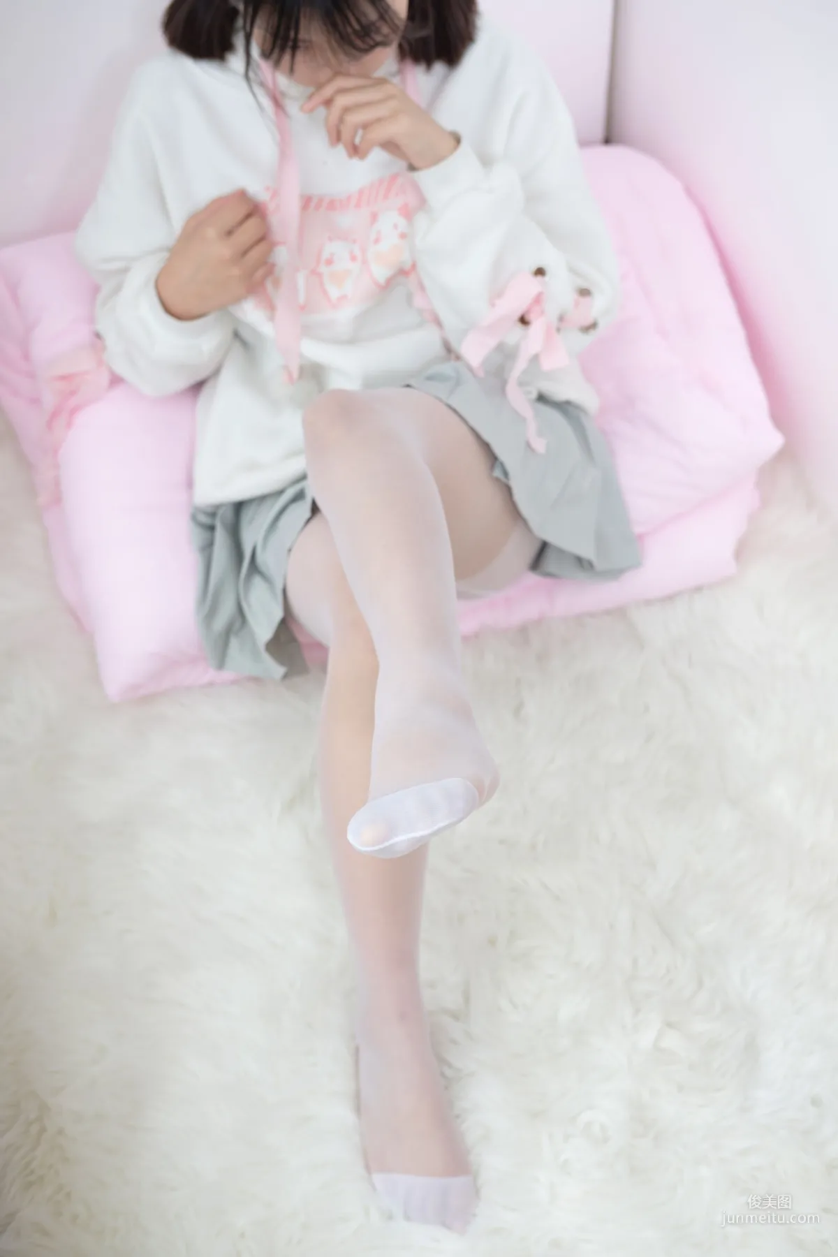 白丝美足少女 [森萝财团] [BETA-016] 写真集11